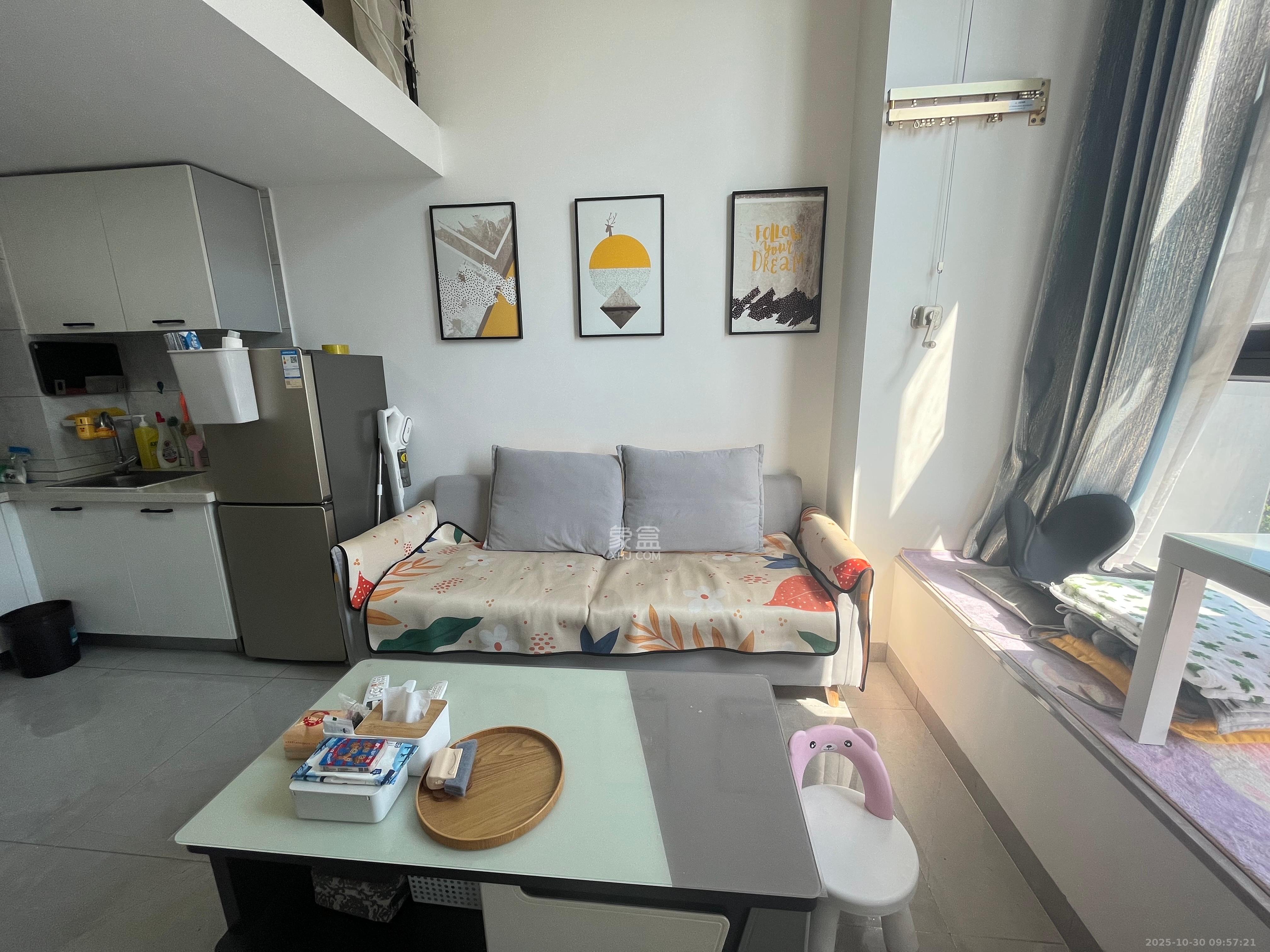 弘坤云寓  1室1厅1卫    2200.0元/月 弘坤云寓  1室1厅1卫    2200.0元/月室内图