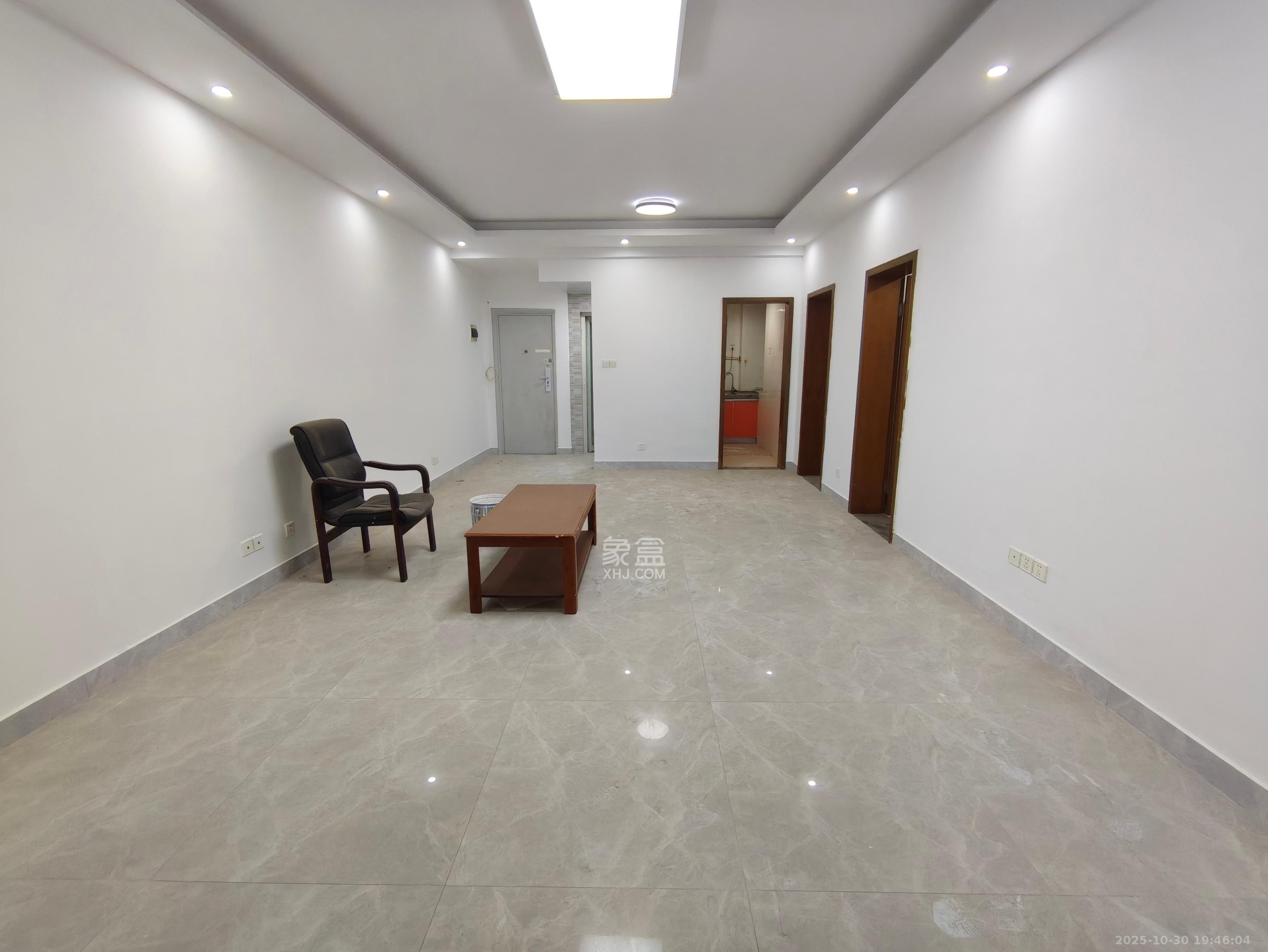 左岸右岸  2室1厅1卫    2200.0元/月室内图