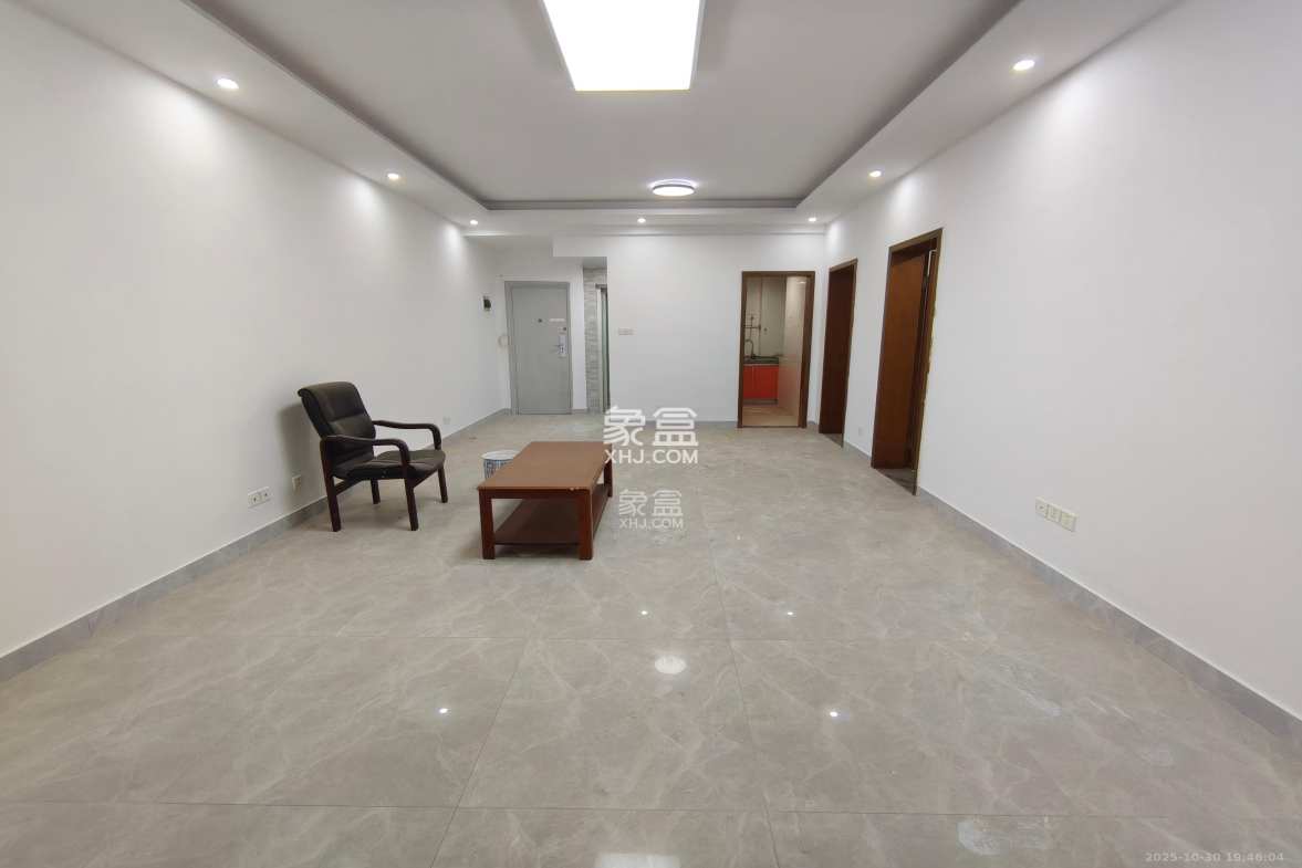 左岸右岸  2室1厅1卫    2200.0元/月 左岸右岸  2室1厅1卫    2200.0元/月室内图