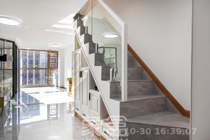 钱隆世家  3室2厅2卫    1600.0元/月室内图