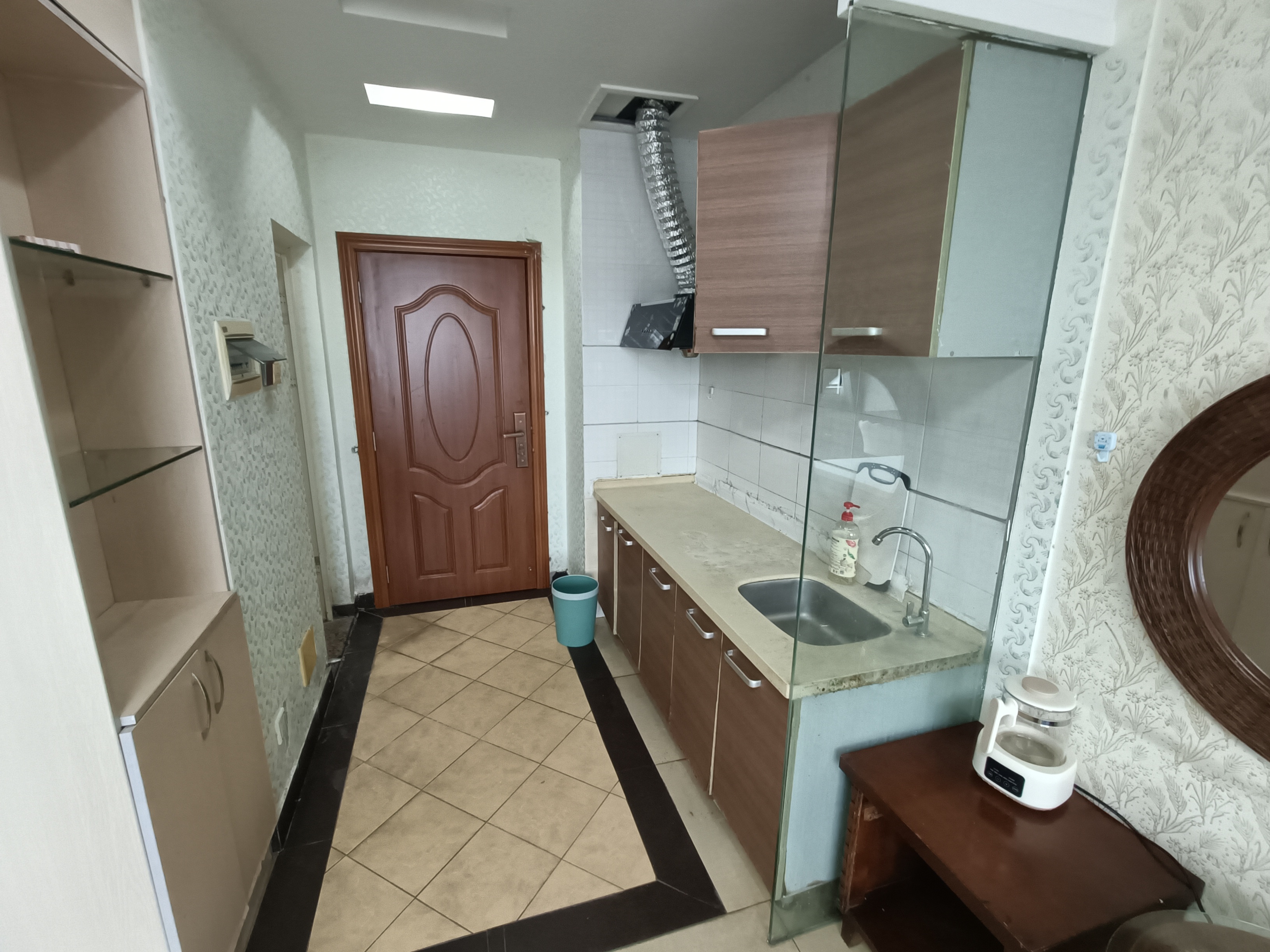 帝国大厦 1室0厅1卫 1500.0元/月 帝国大厦 1室0厅1卫 1500.0元/月室内图