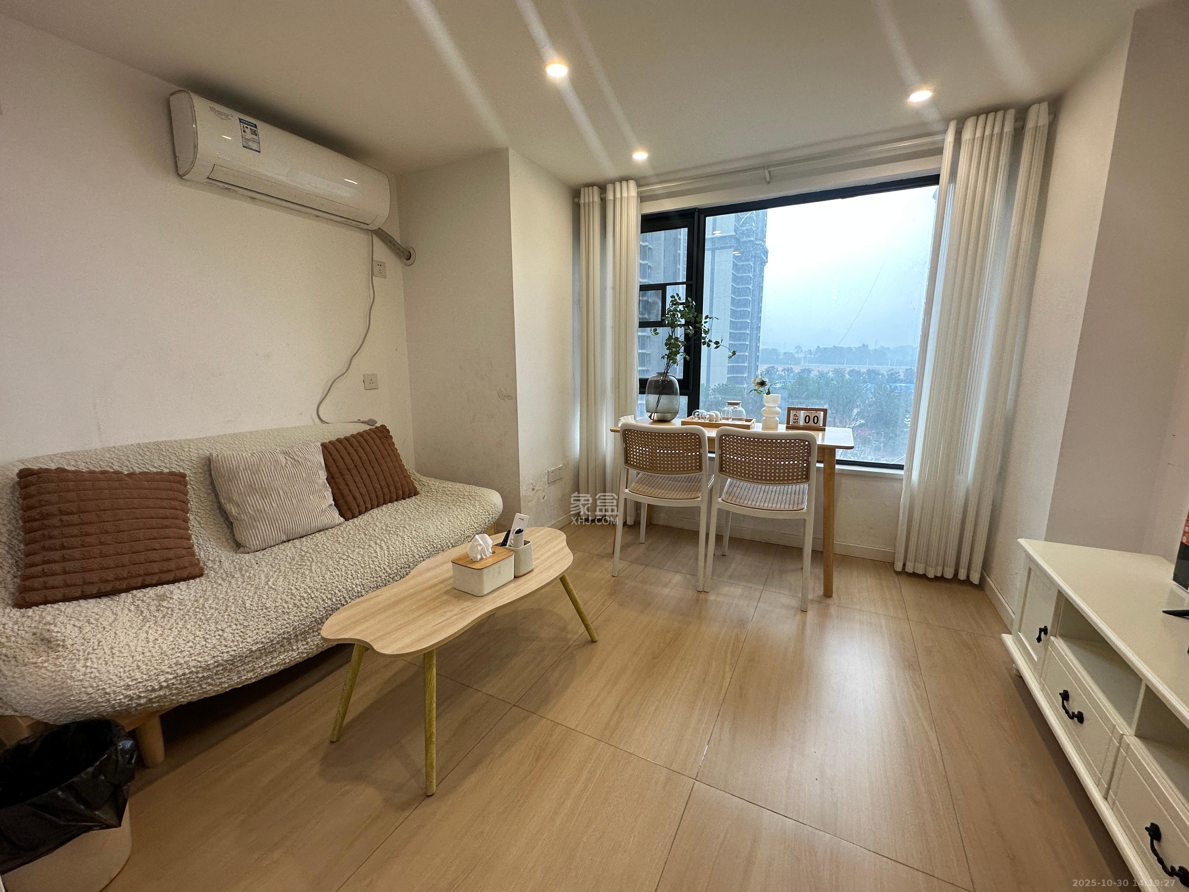 北辰时光里  2室1厅1卫    2000.0元/月室内图1