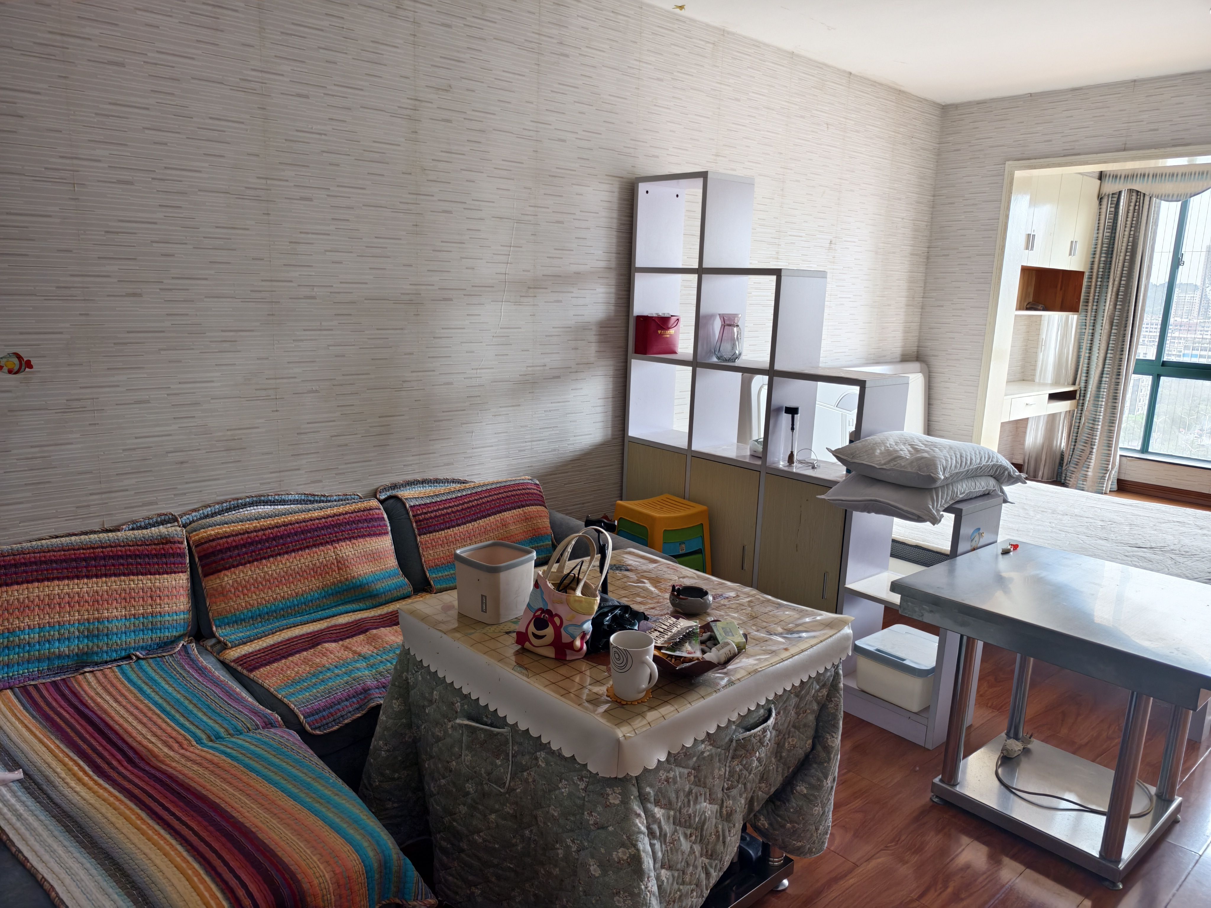 富厚名邸  1室1厅1卫    700.0元/月 富厚名邸  1室1厅1卫    700.0元/月室内图