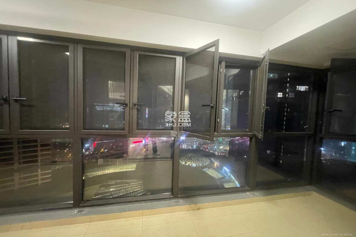 长房星城天地 3室1厅1卫 4200.0元/月 长房星城天地 3室1厅1卫 4200.0元/月室内图