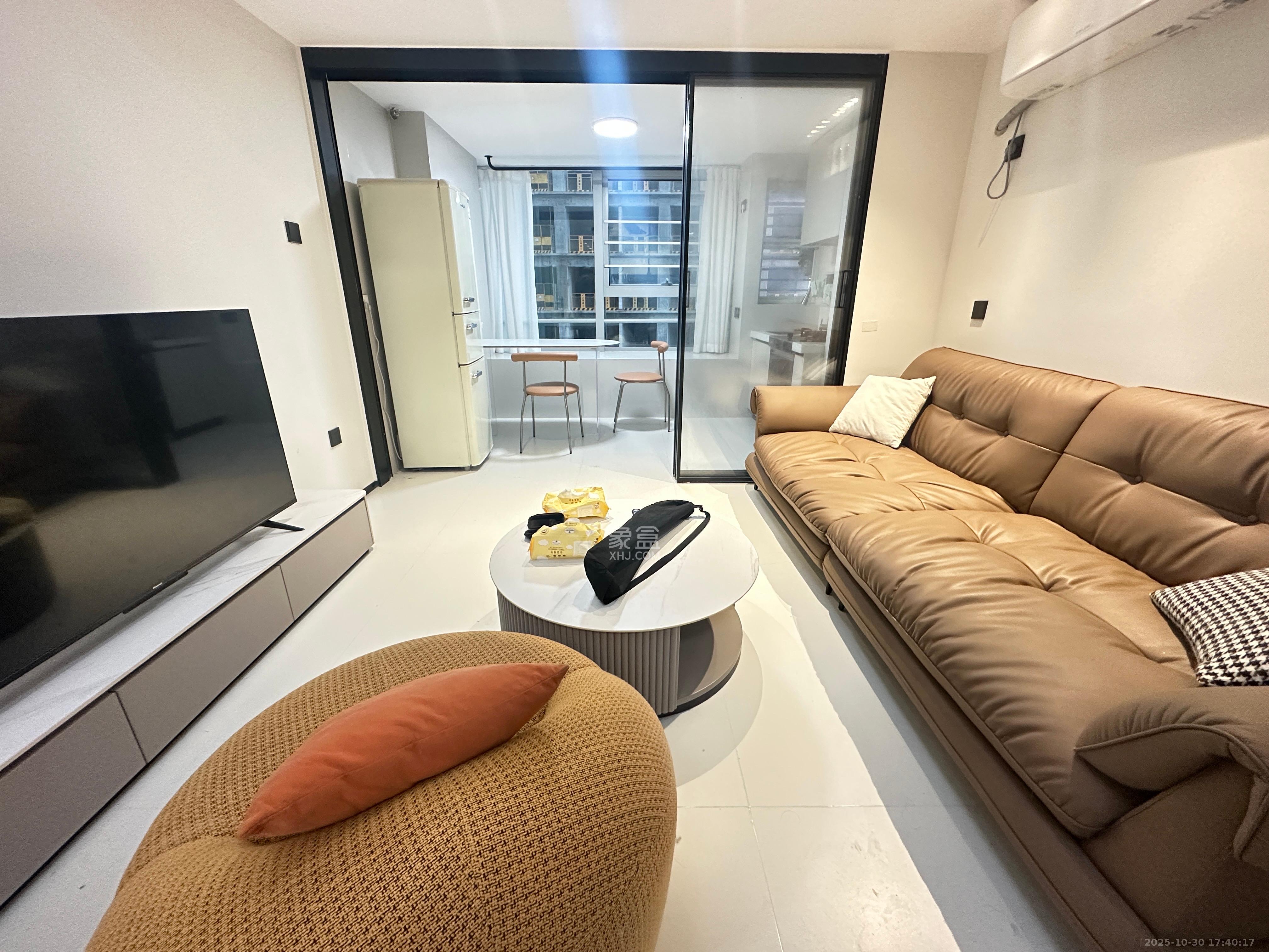 复地滨江金融中心  2室2厅1卫    2600.0元/月室内图