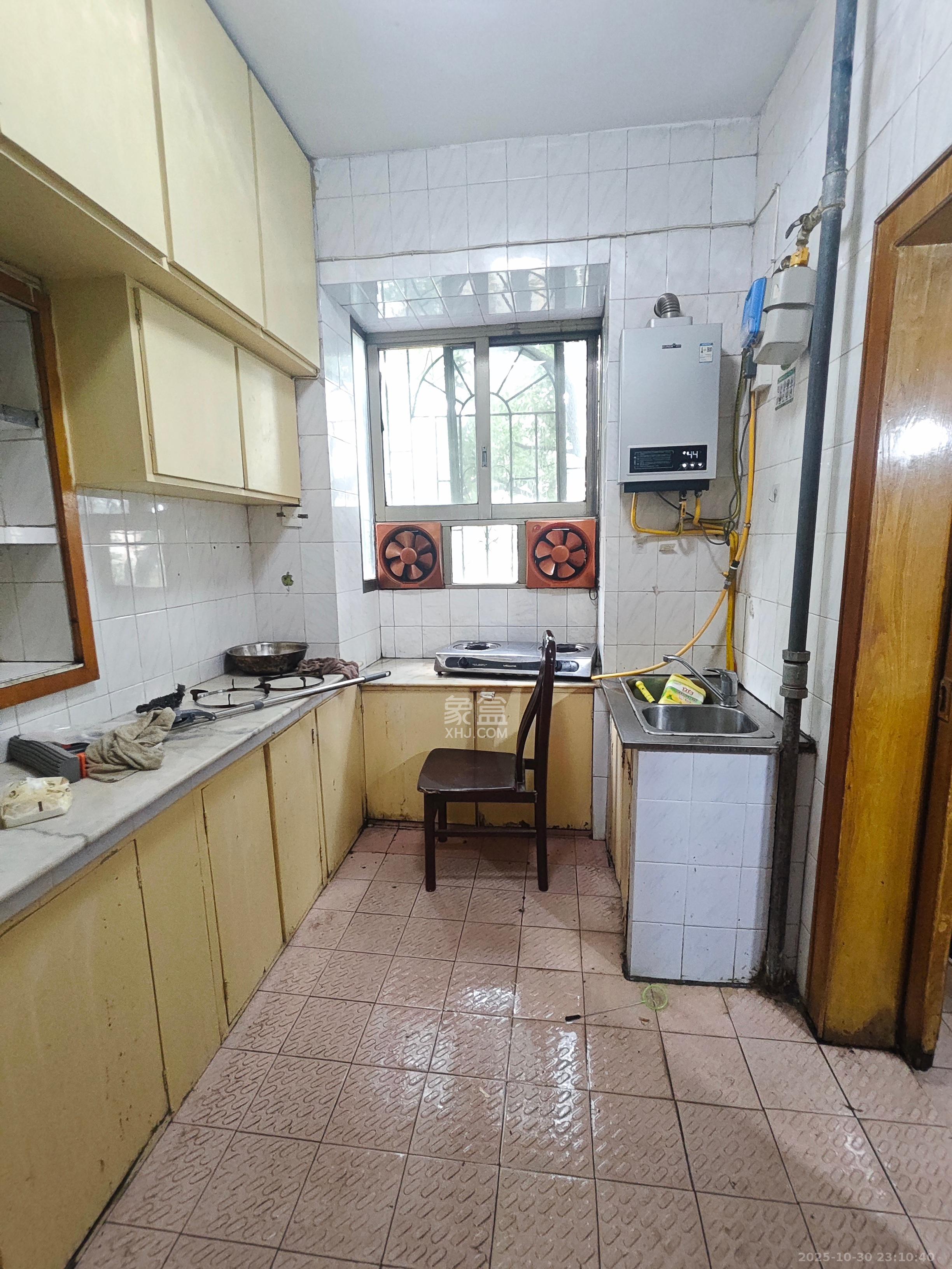 雨花大厦(云海大厦) 1室0厅0卫 1999.0元/月 雨花大厦(云海大厦) 1室0厅0卫 1999.0元/月室内图