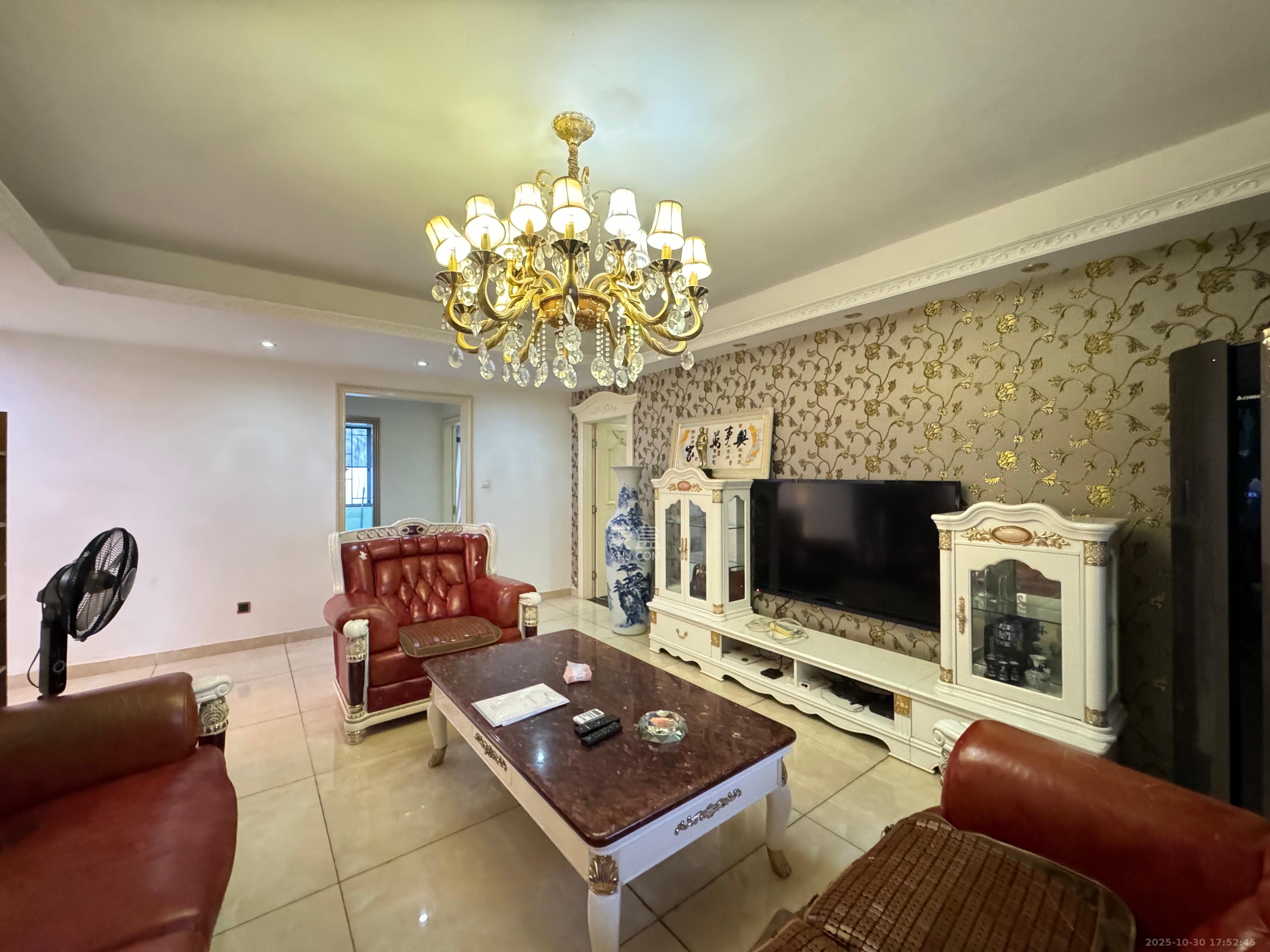 月畔湾 3室2厅1卫 2400.0元/月 月畔湾 3室2厅1卫 2400.0元/月室内图