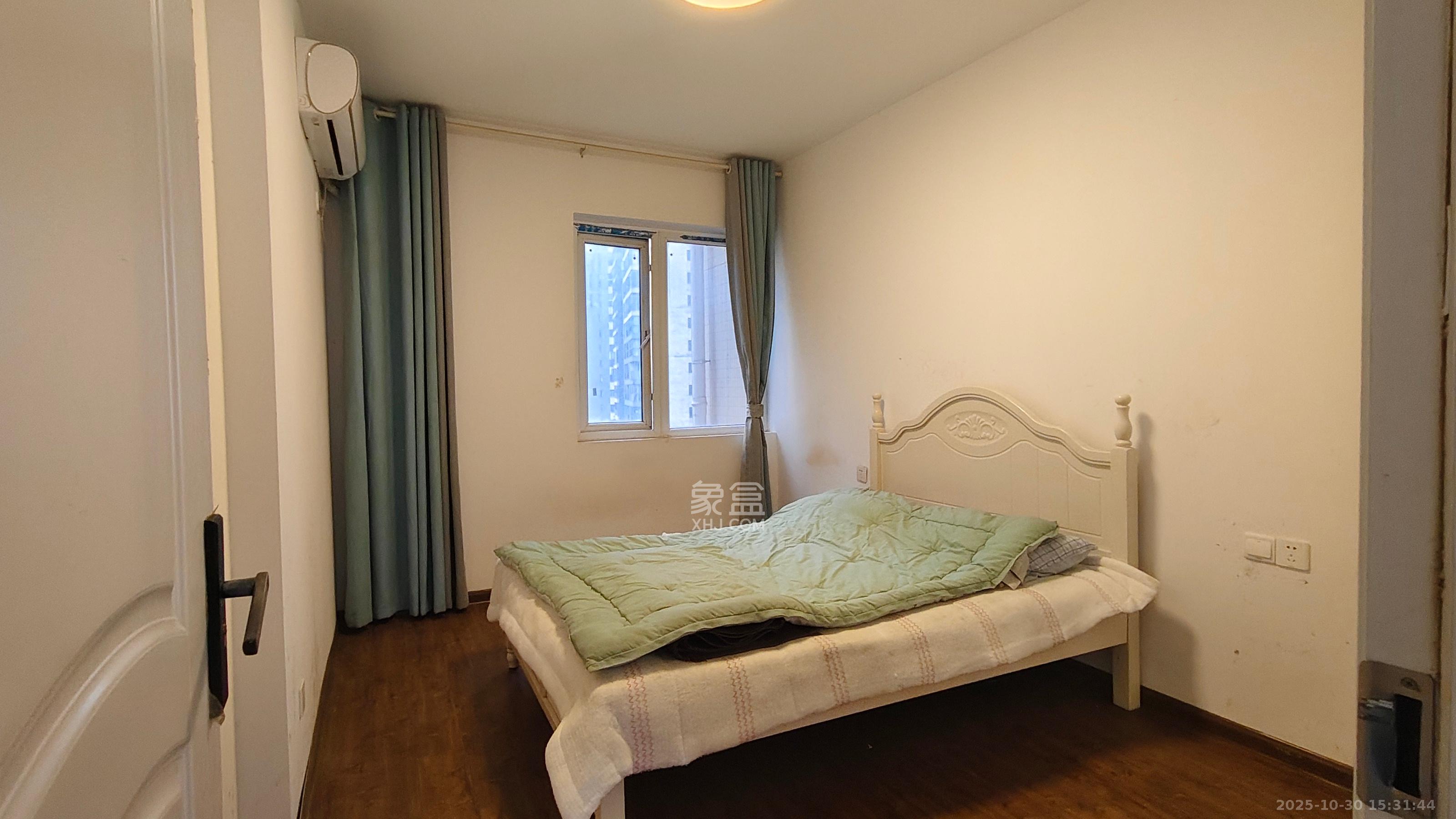 钱隆世家  4室2厅2卫    2600.0元/月室内图