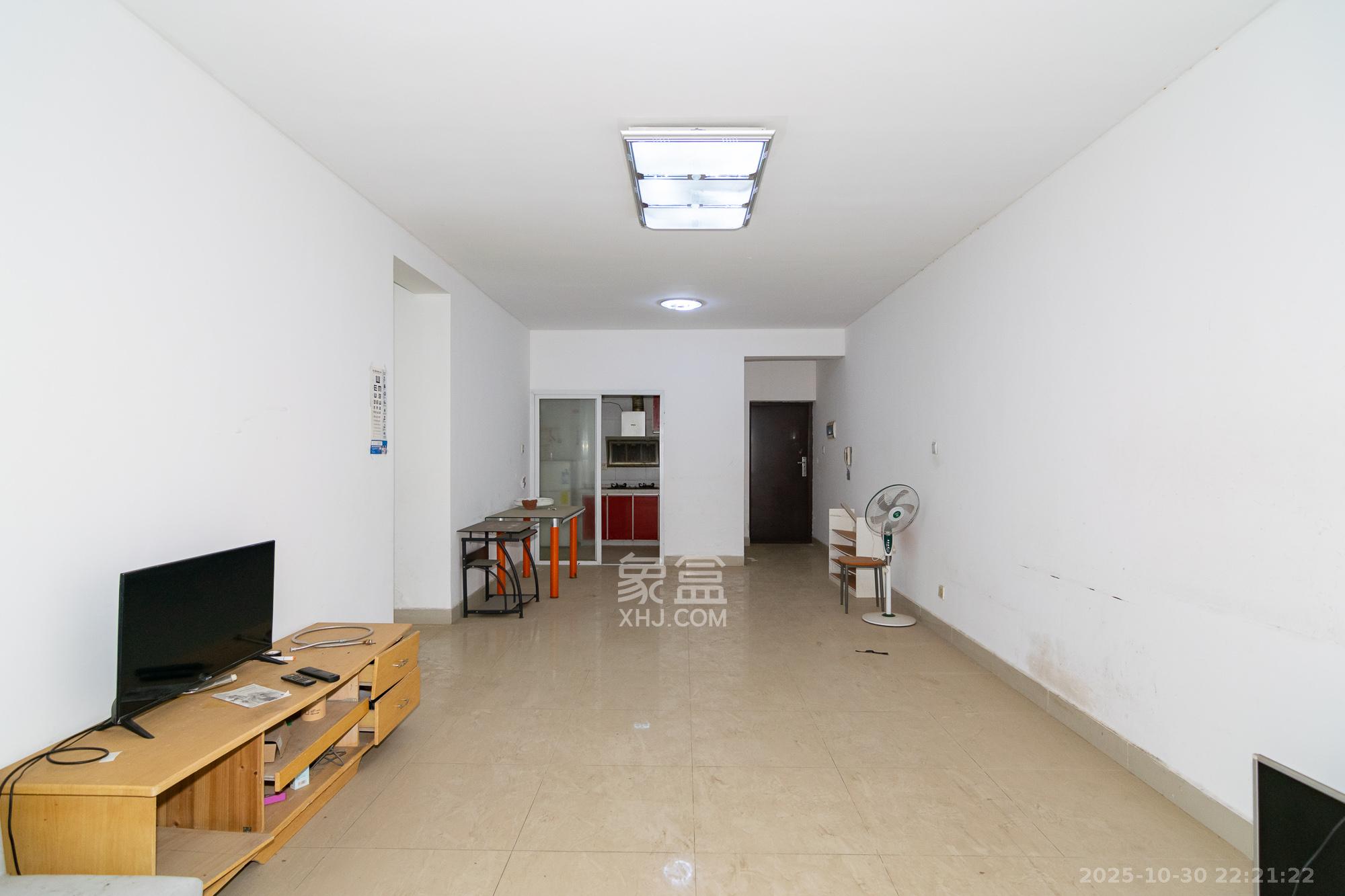 晟通城  3室1厅1卫    38.0万客厅