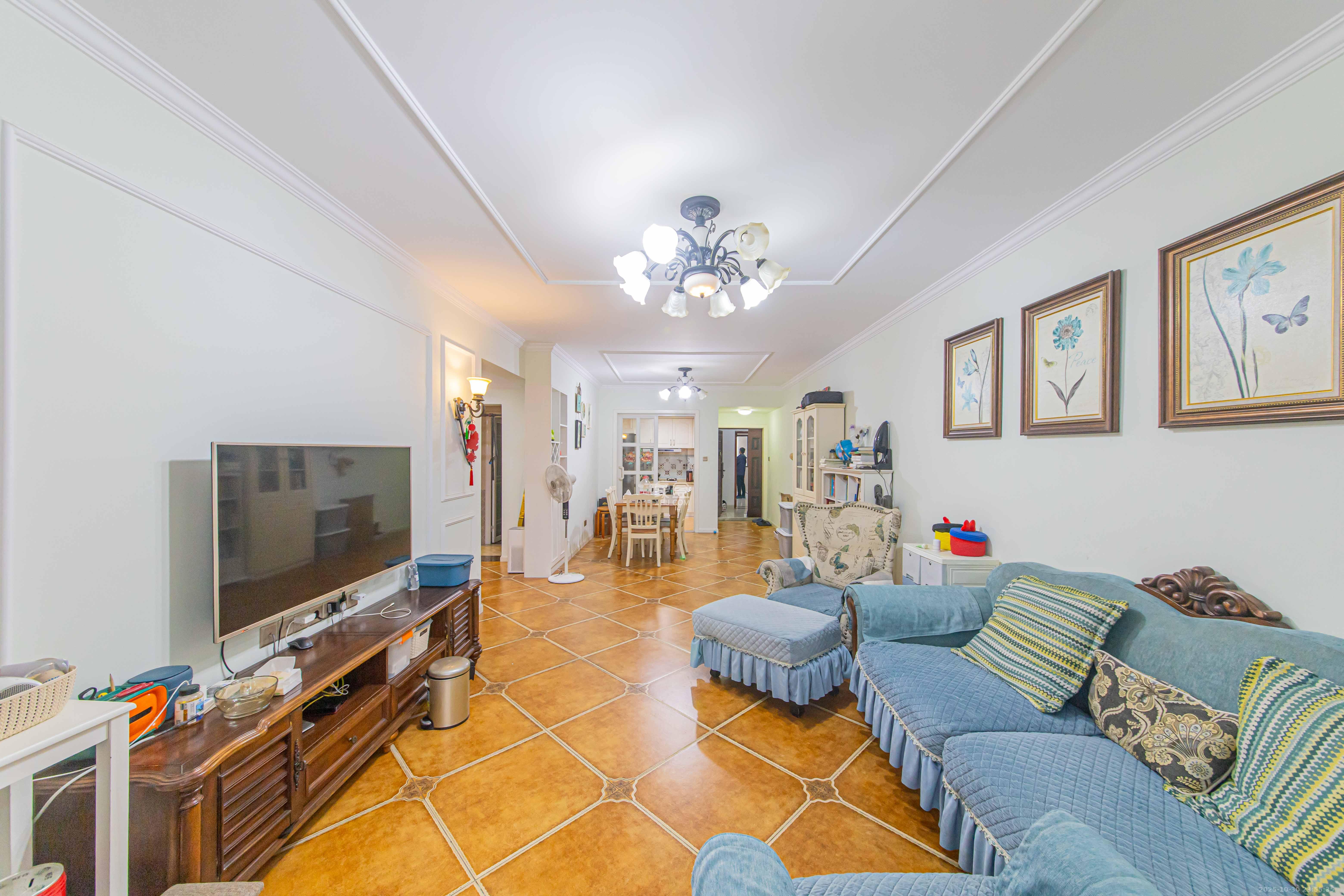 鑫远悦城(鑫远悦时代)  3室2厅1卫    98.0万 鑫远悦城(鑫远悦时代)  3室2厅1卫    98.0万客厅