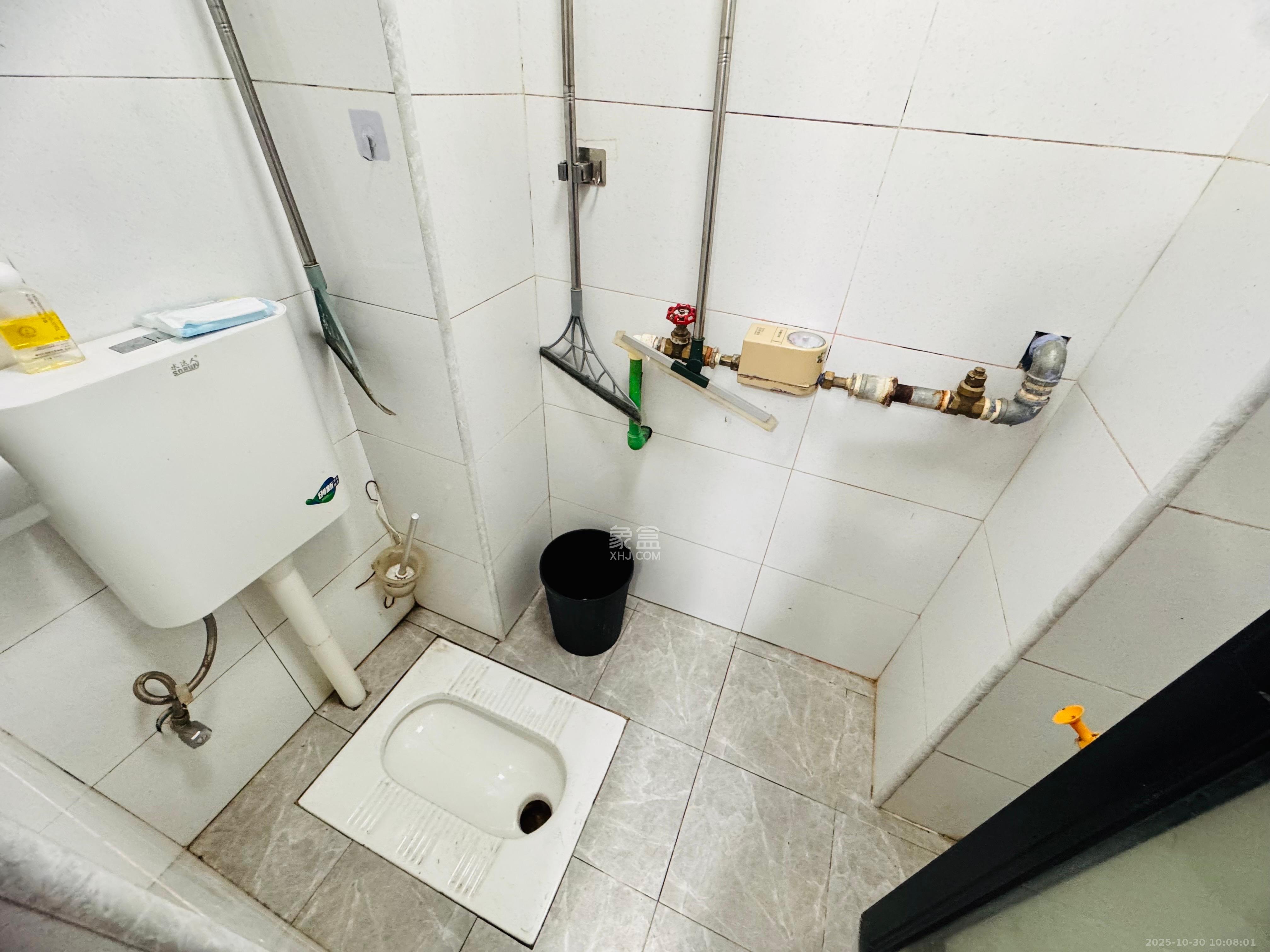 三兴公寓(三兴小区) 1室0厅0卫 1600.0元/月 三兴公寓(三兴小区) 1室0厅0卫 1600.0元/月室内图