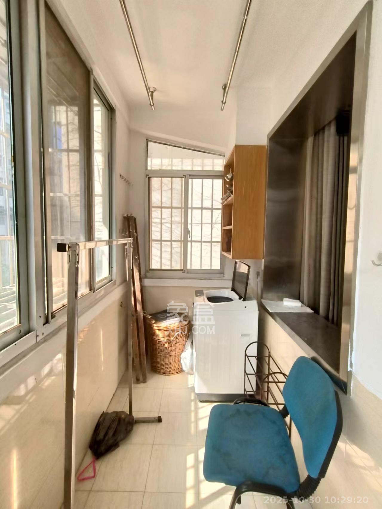 解放东路建行宿舍 3室1厅1卫 2100.0元/月 解放东路建行宿舍 3室1厅1卫 2100.0元/月室内图