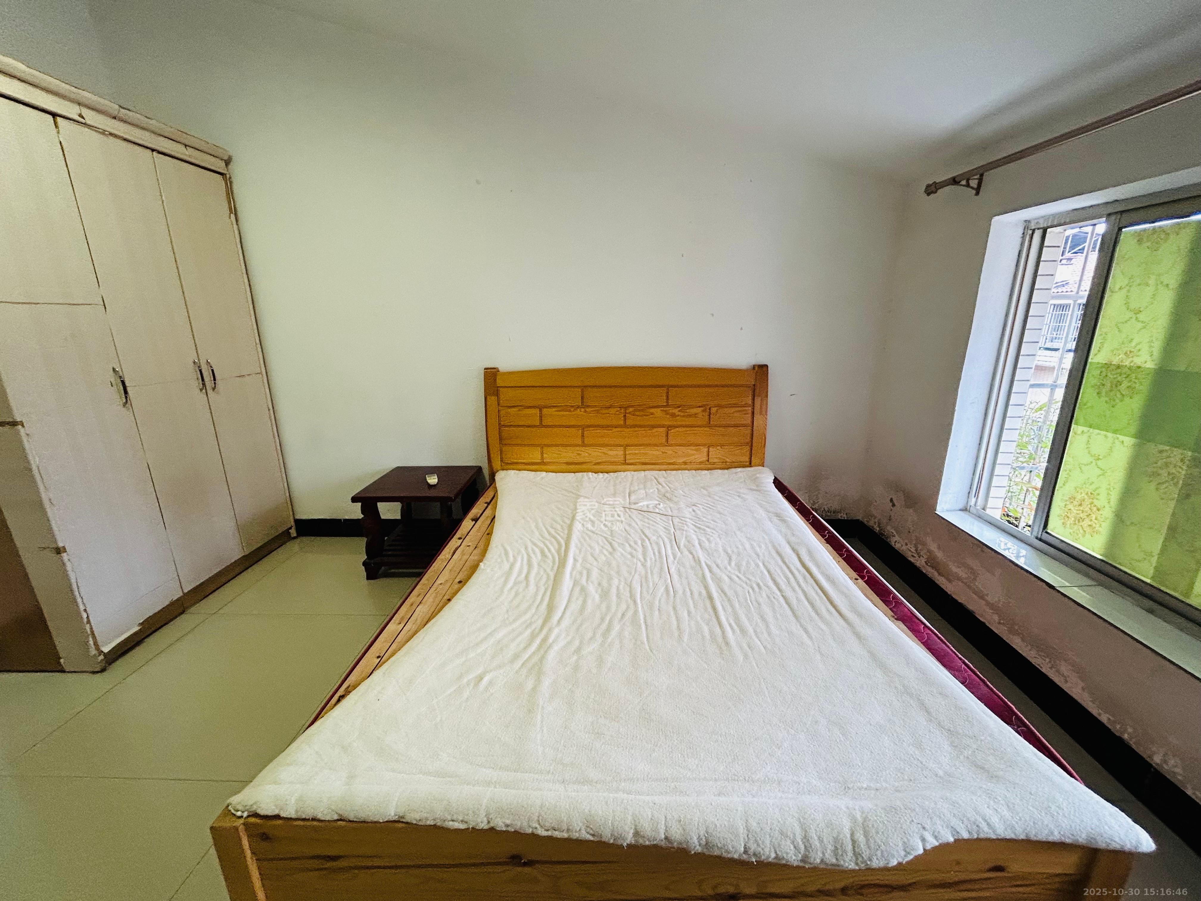 黄泥塘小区  1室0厅0卫    1100.0元/月 黄泥塘小区  1室0厅0卫    1100.0元/月室内图