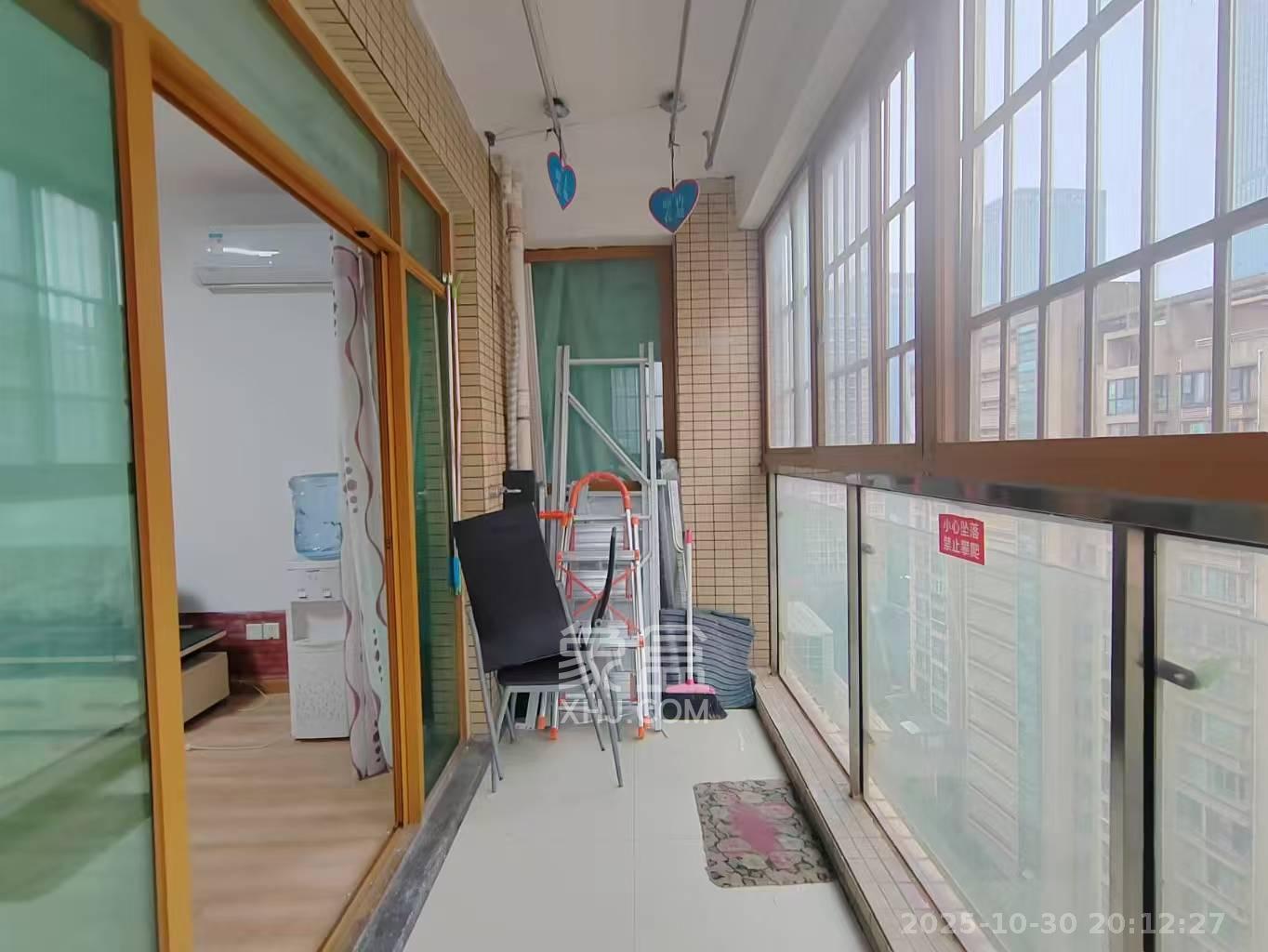 天健芙蓉盛世一期  2室1厅1卫    2400.0元/月室内图