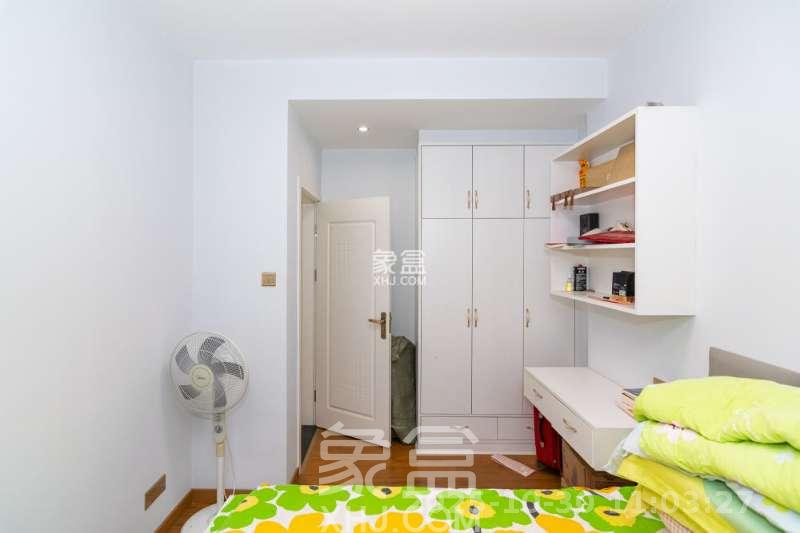 珠江东方明珠(新地东方明珠)三期  3室2厅1卫    1800.0元/月 珠江东方明珠(新地东方明珠)三期  3室2厅1卫    1800.0元/月室内图