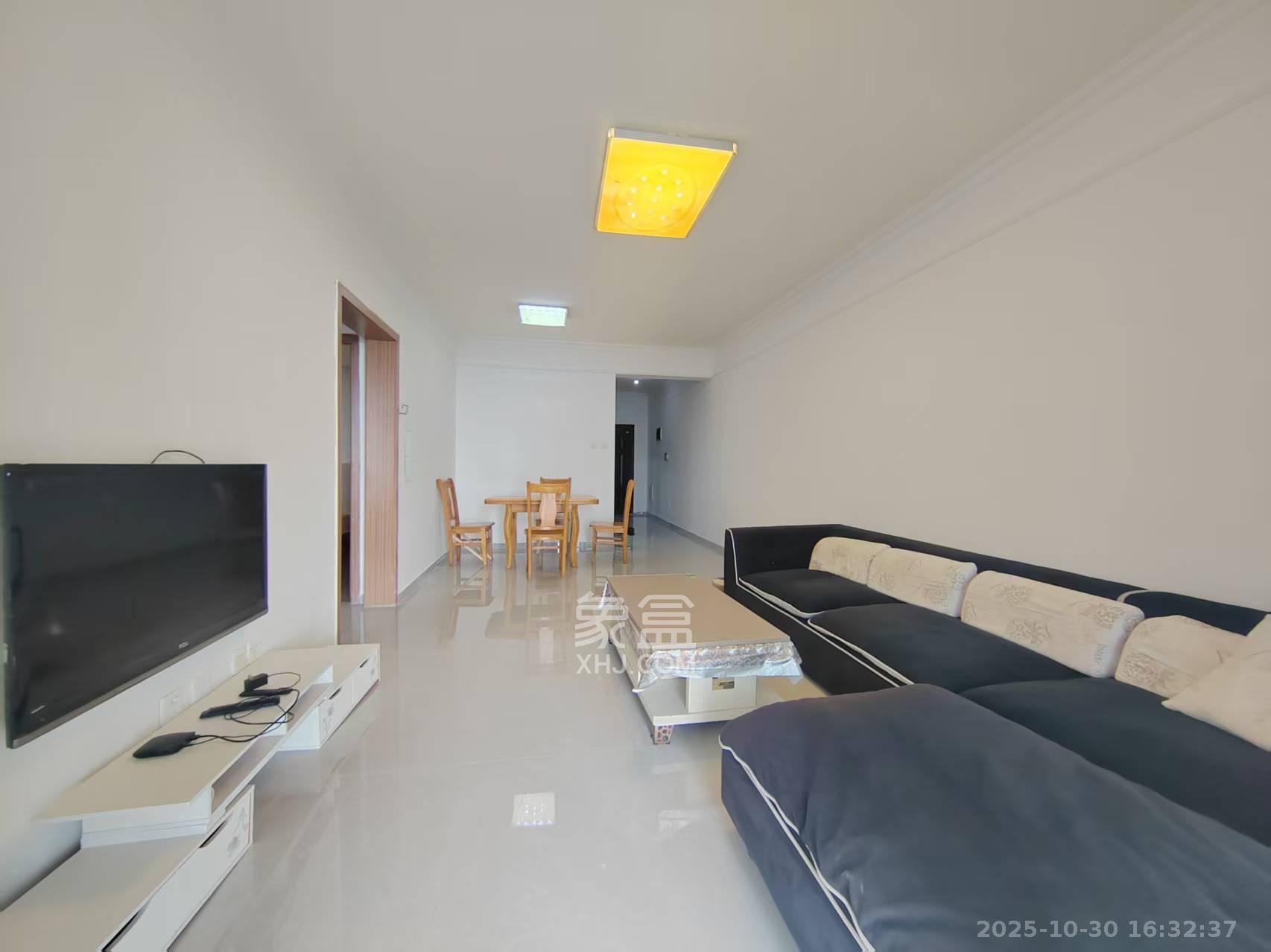 麓谷小镇  3室2厅1卫    2400.0元/月