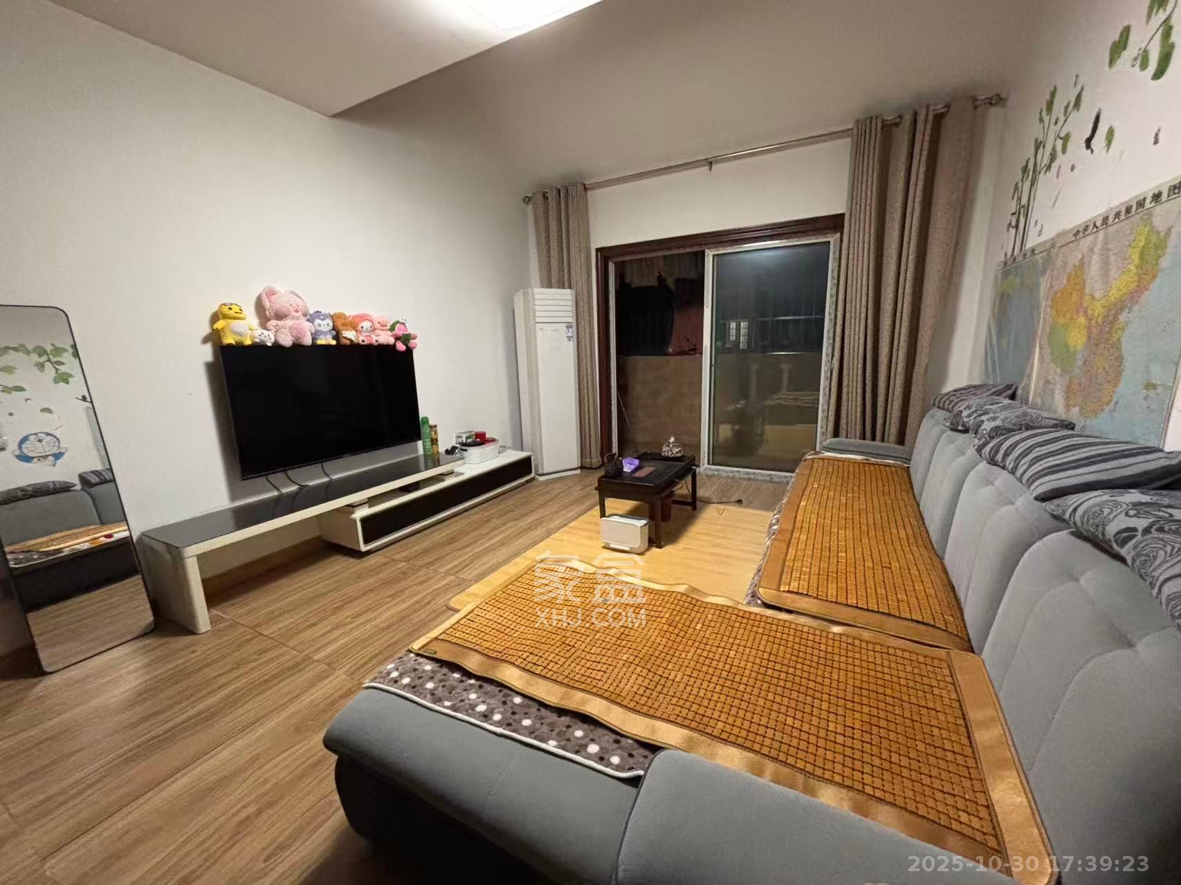 山水湾 3室2厅1卫 1500.0元/月 山水湾 3室2厅1卫 1500.0元/月室内图