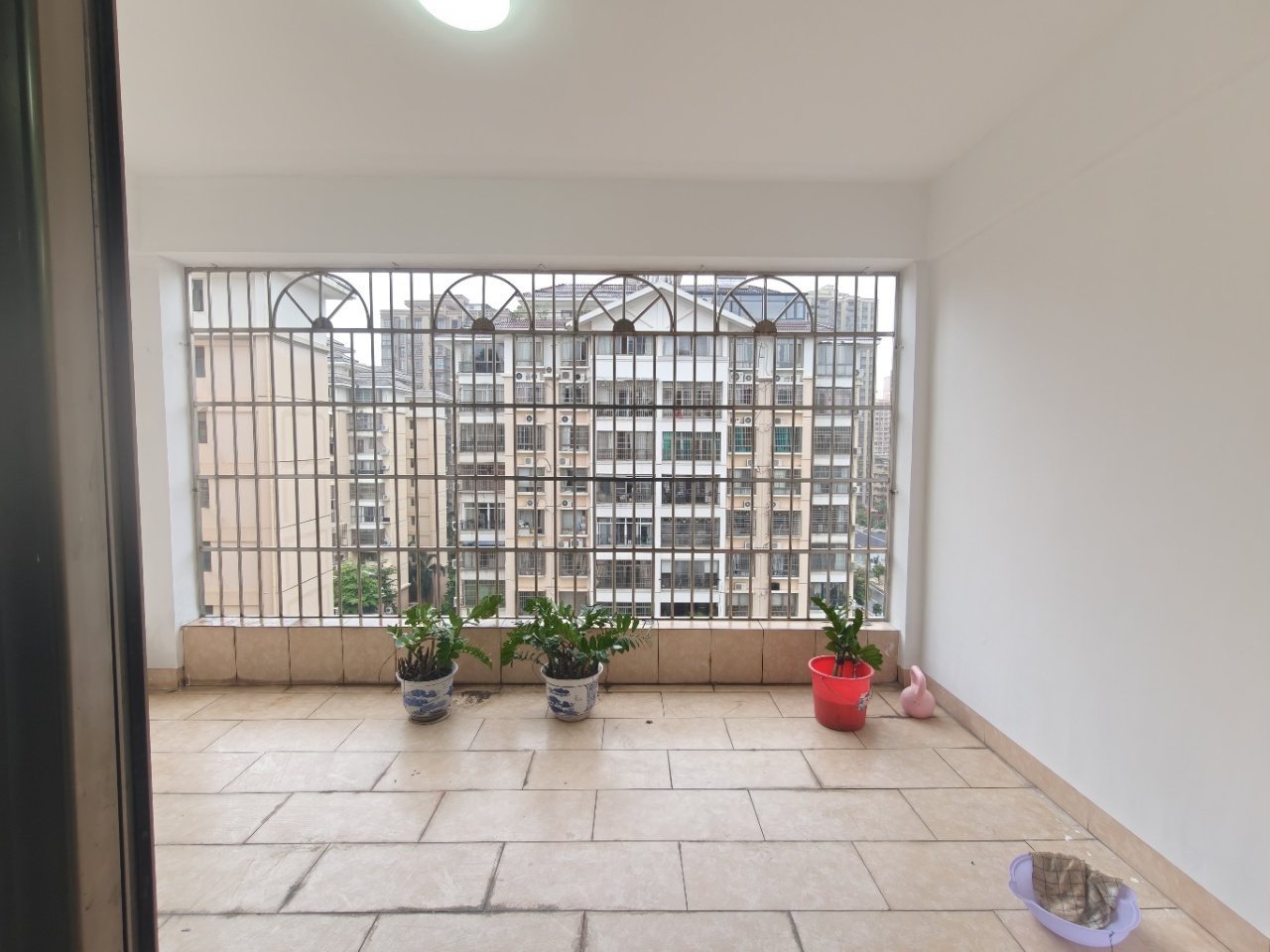 南海绿洲 3室2厅2卫 2900.0元/月 南海绿洲 3室2厅2卫 2900.0元/月室内图