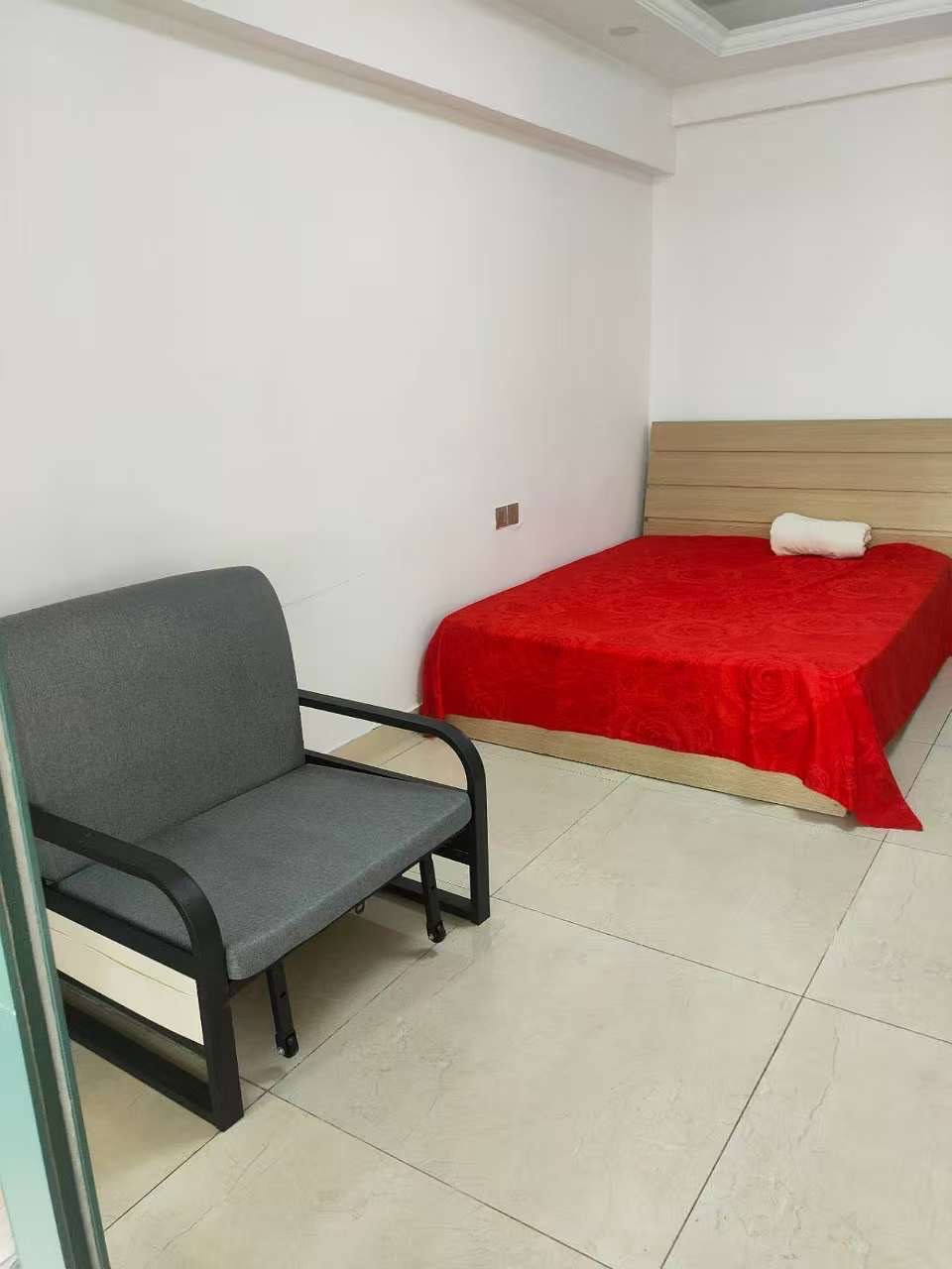 书馨苑  1室0厅1卫    1600.0元/月 书馨苑  1室0厅1卫    1600.0元/月室内图