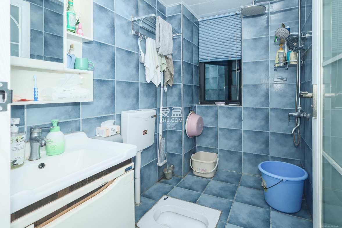 天元涉外景园C区 3室2厅2卫 89.0万 天元涉外景园C区 3室2厅2卫 89.0万卫生间