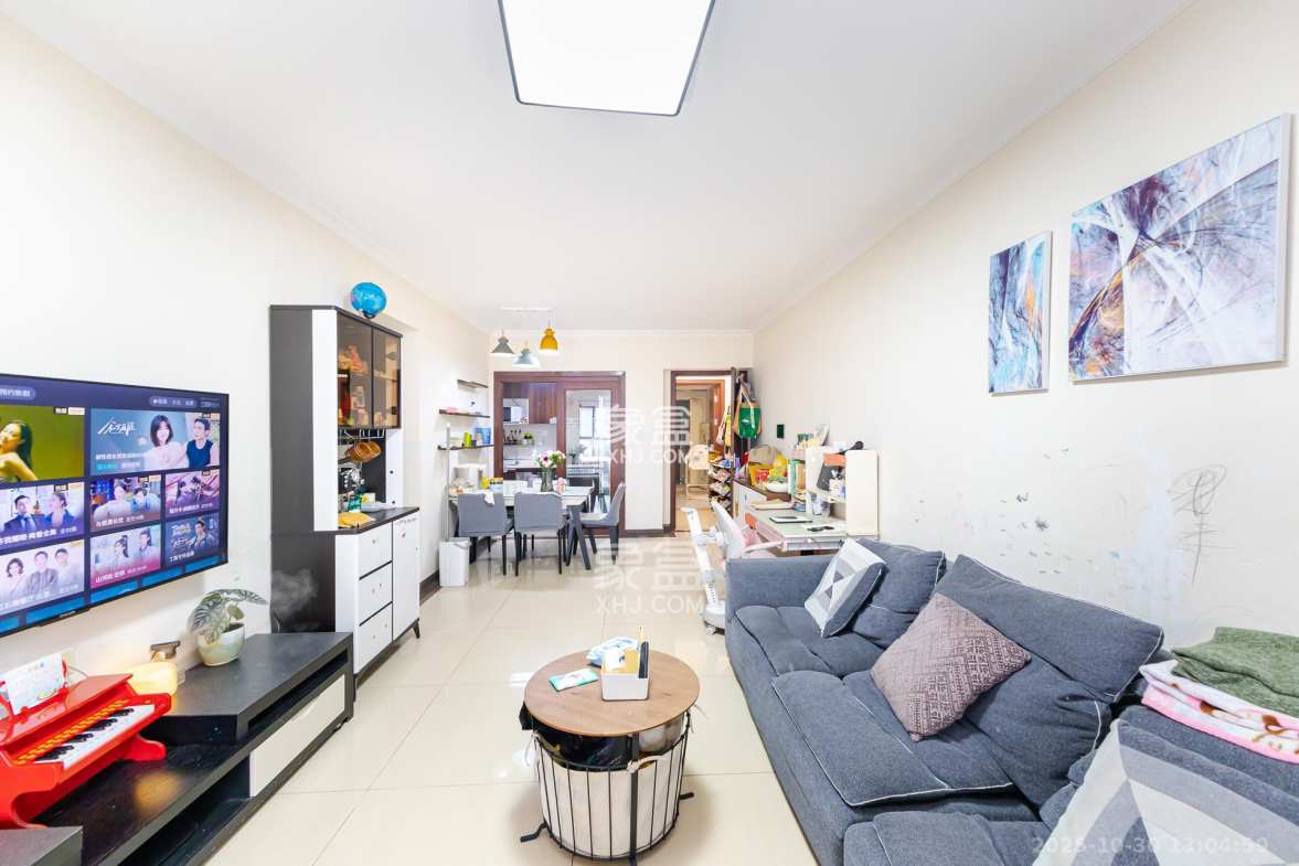 时代倾城二期 2室2厅1卫 67.0万 时代倾城二期 2室2厅1卫 67.0万客厅