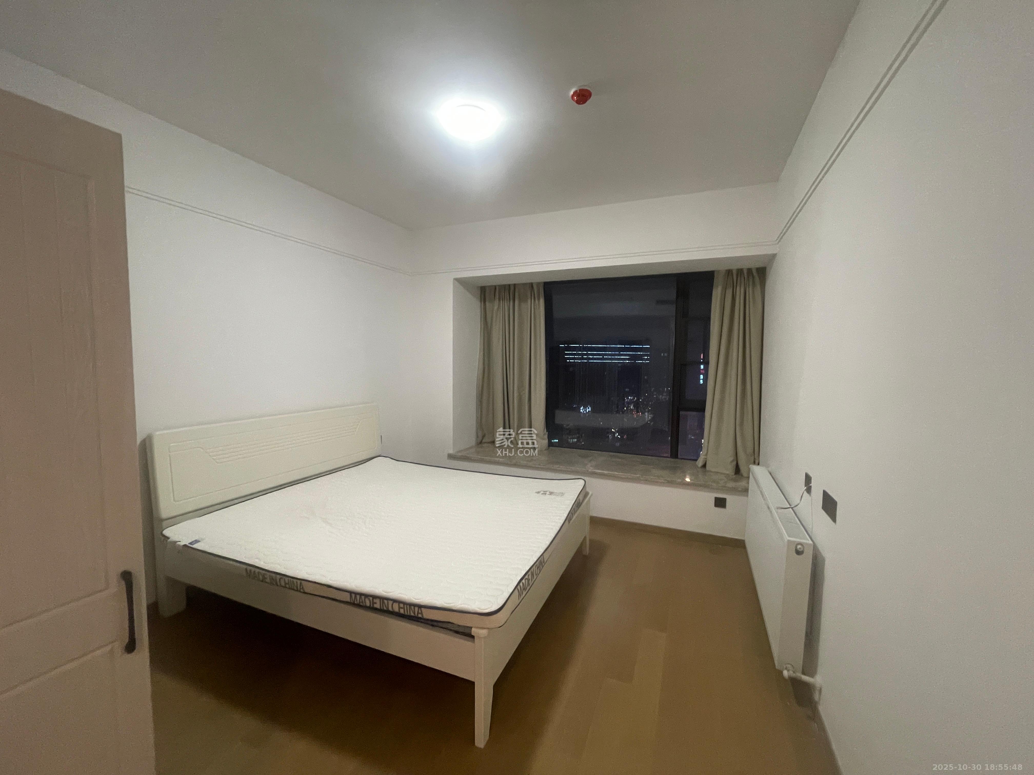 长房星城天地  3室1厅1卫    4200.0元/月室内图