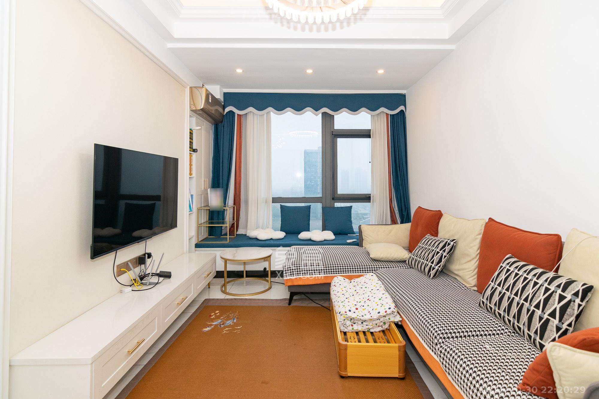 正荣财富中心  1室1厅1卫    38.0万客厅