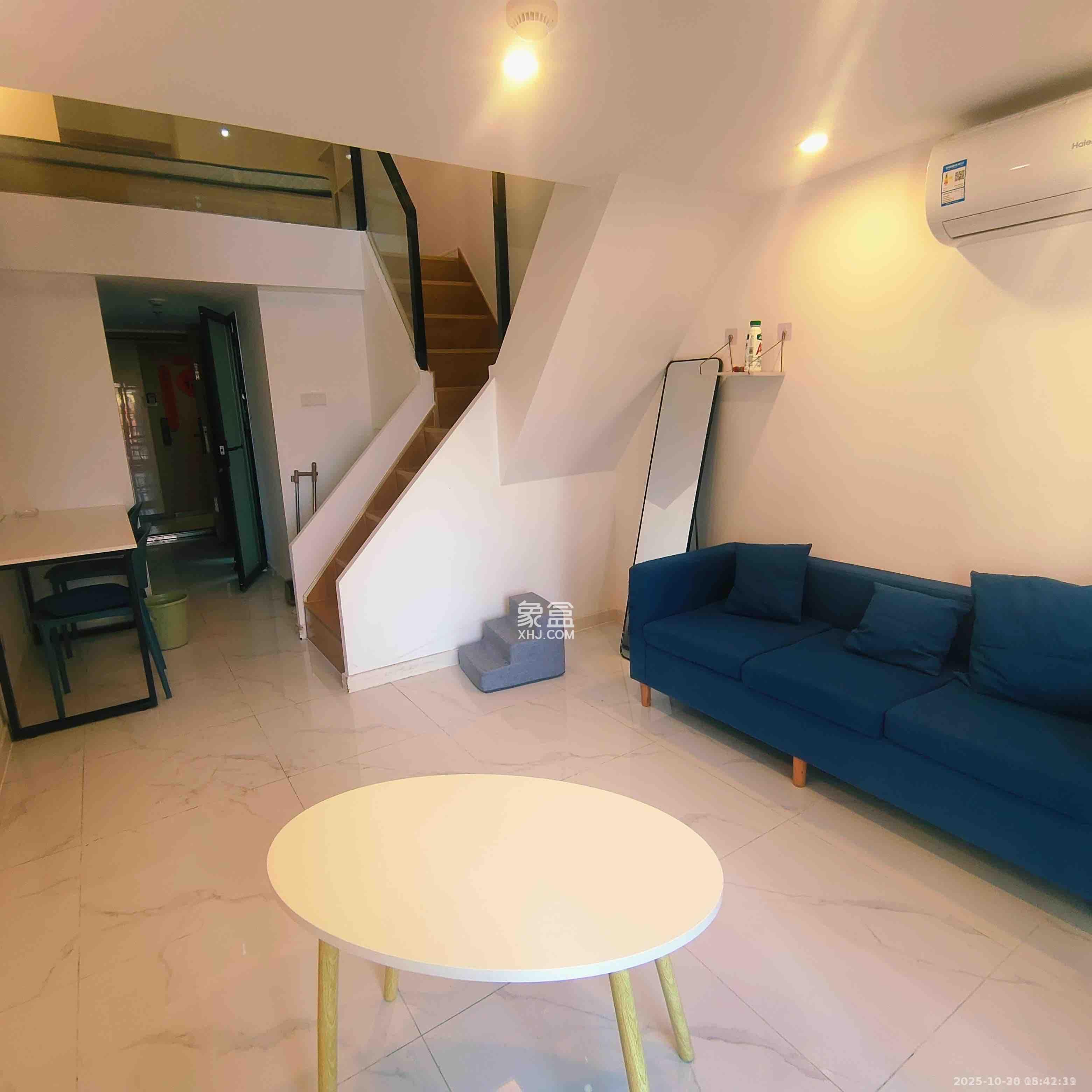 卓越江岸  2室1厅1卫    2000.0元/月 卓越江岸  2室1厅1卫    2000.0元/月室内图