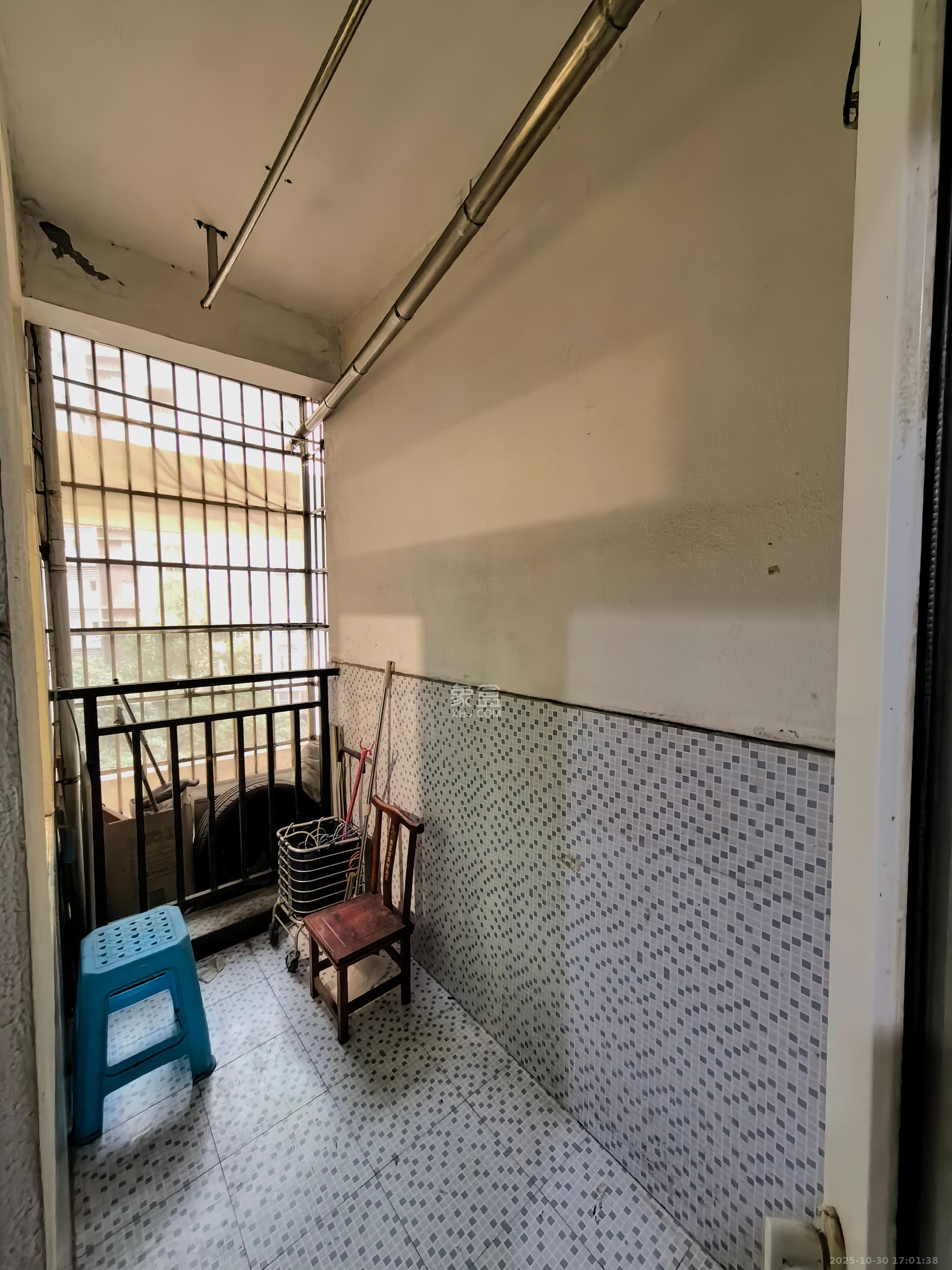 麓山润城  2室2厅1卫    2000.0元/月室内图