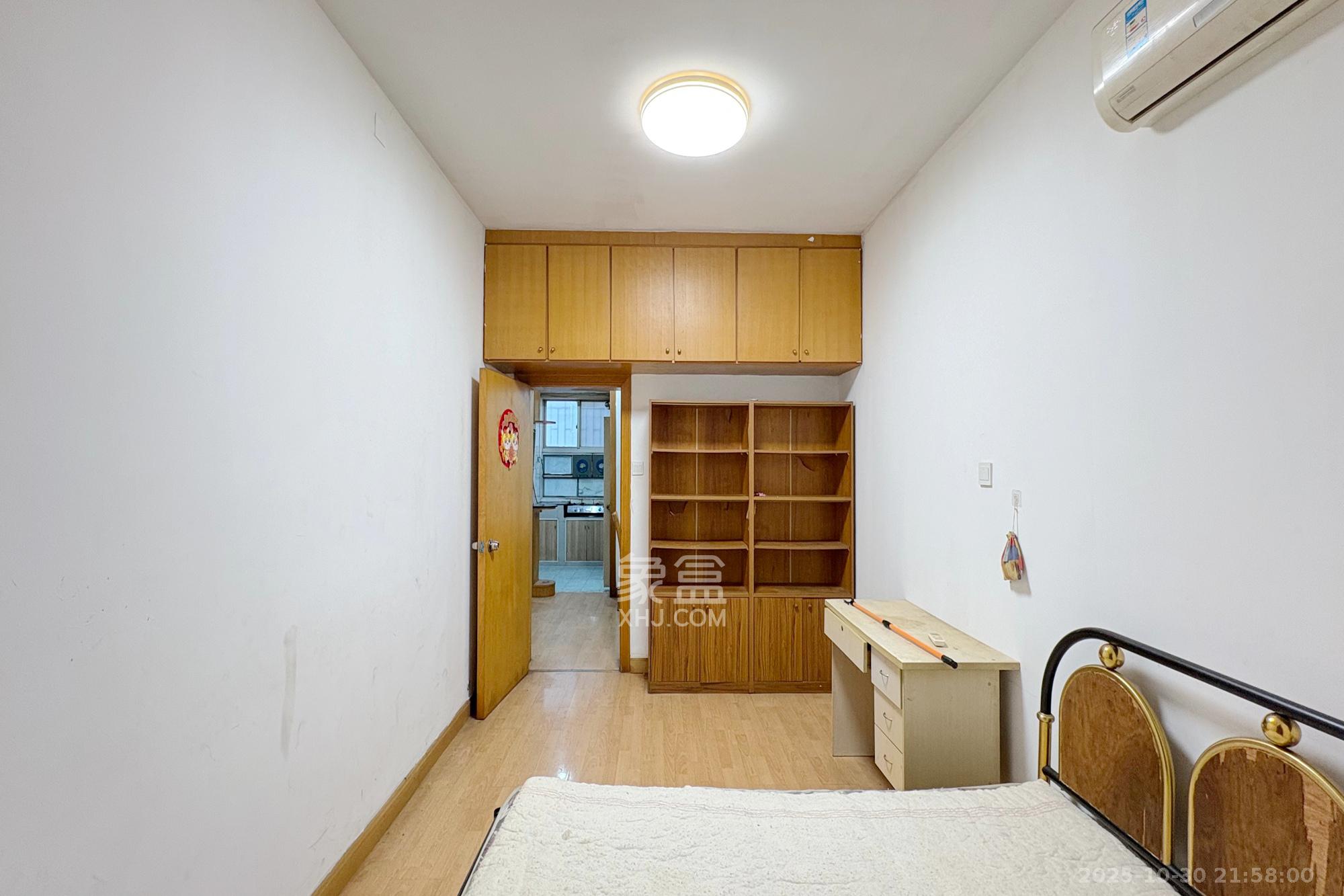 审计署宿舍  2室1厅1卫    59.8万卧室