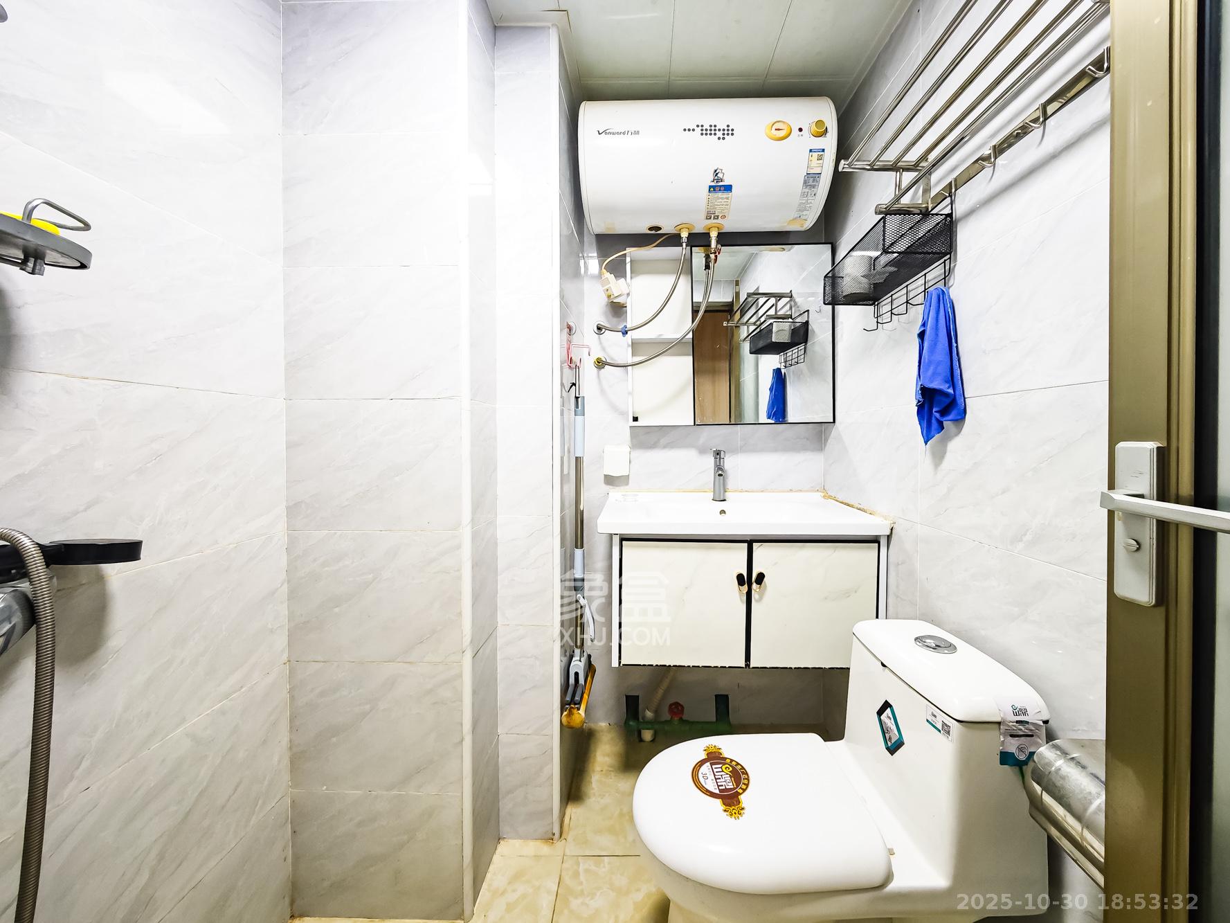 福晟钱隆国际（晟冉景苑）  1室1厅1卫    26.0万卫生间