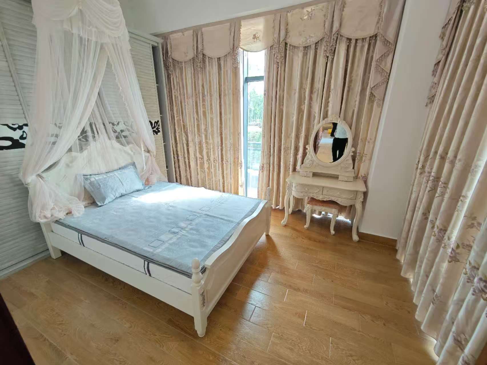 鸿洲江山  7室4厅3卫    18000.0元/月室内图