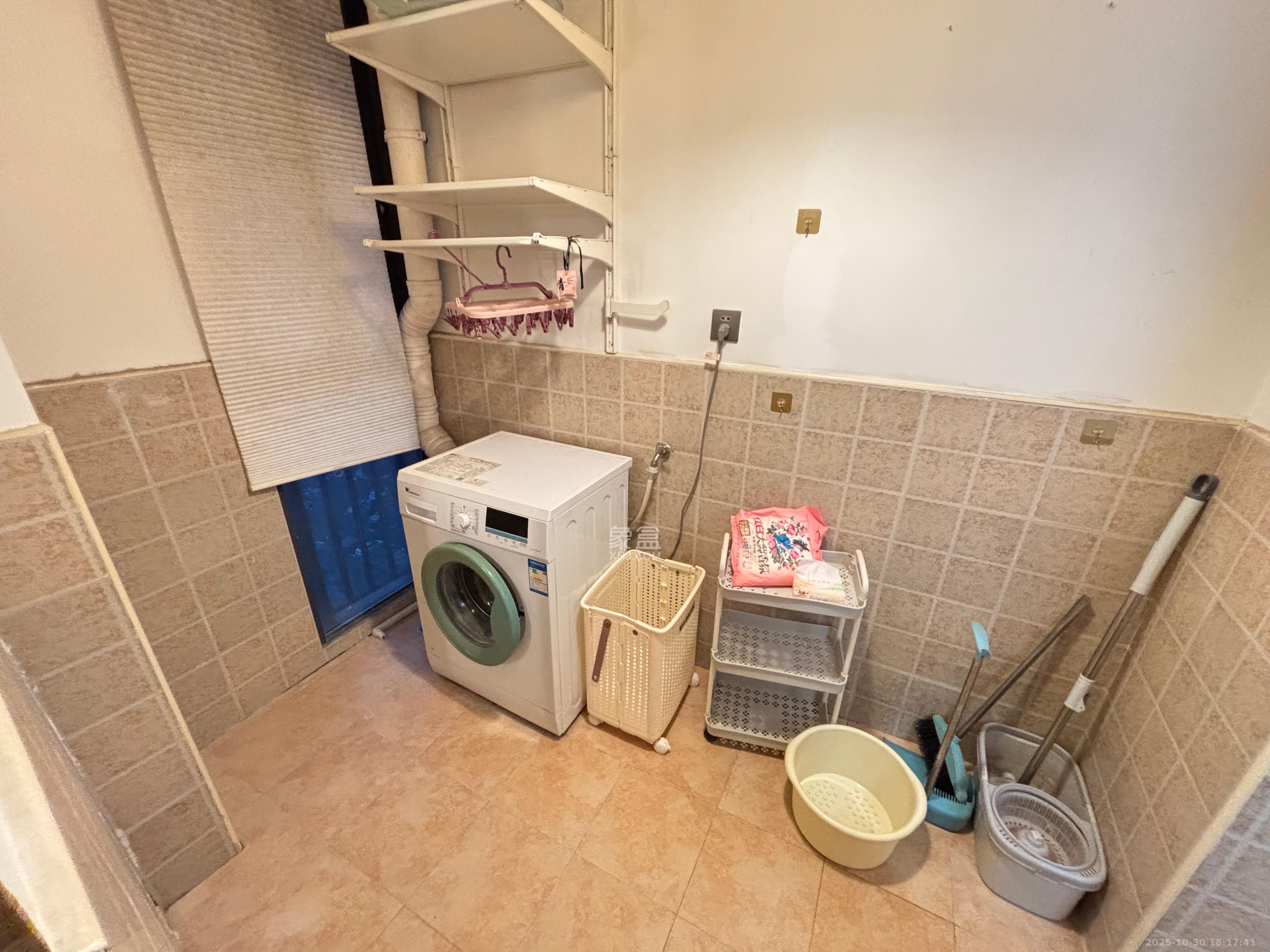 钱隆樽品(一、二、三期)  1室1厅1卫    1500.0元/月室内图