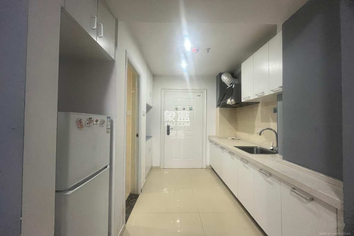 九峰远见 1室1厅1卫 1500.0元/月 九峰远见 1室1厅1卫 1500.0元/月室内图