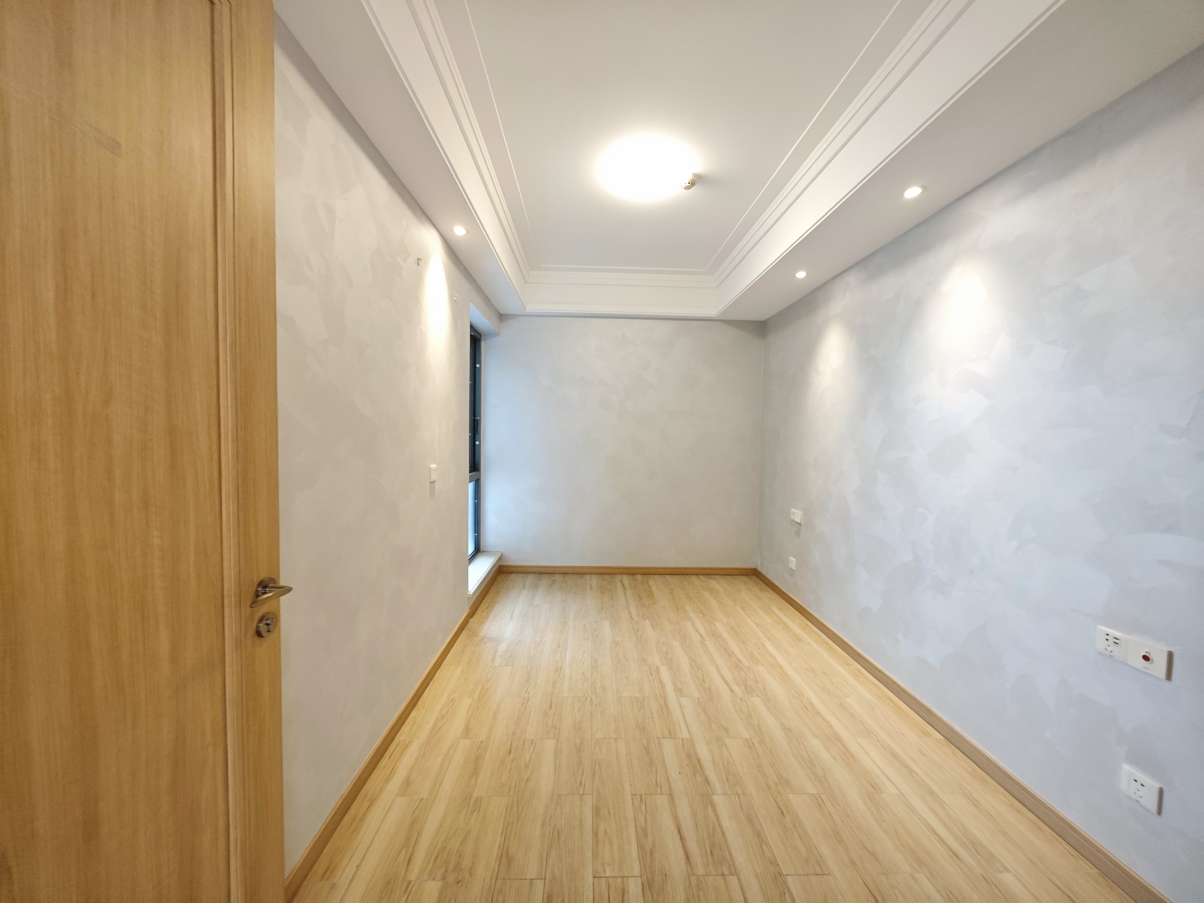 龙兴公馆  3室2厅2卫    7000.0元/月室内图