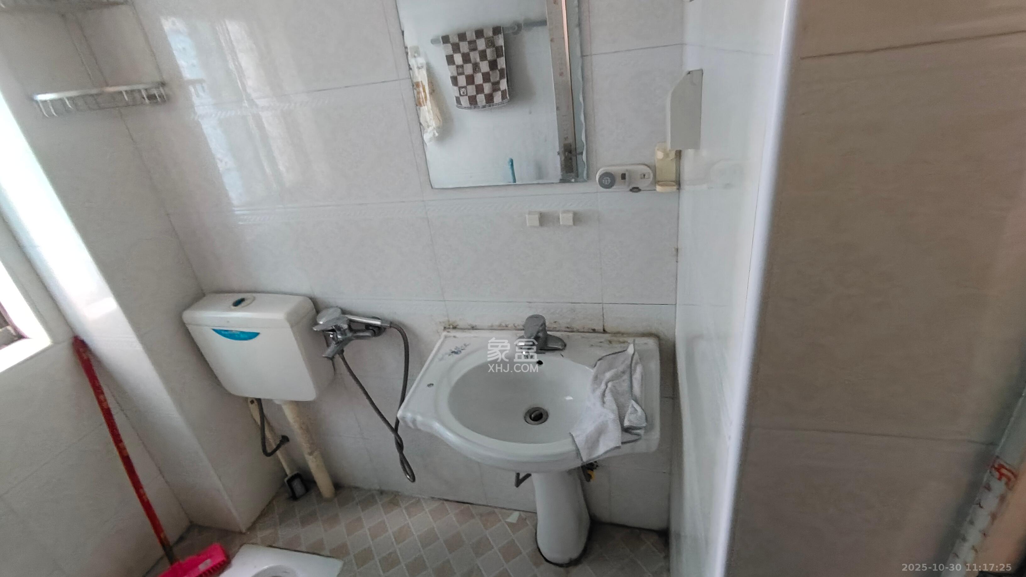 湘府东苑 1室2厅1卫 2000.0元/月 湘府东苑 1室2厅1卫 2000.0元/月室内图