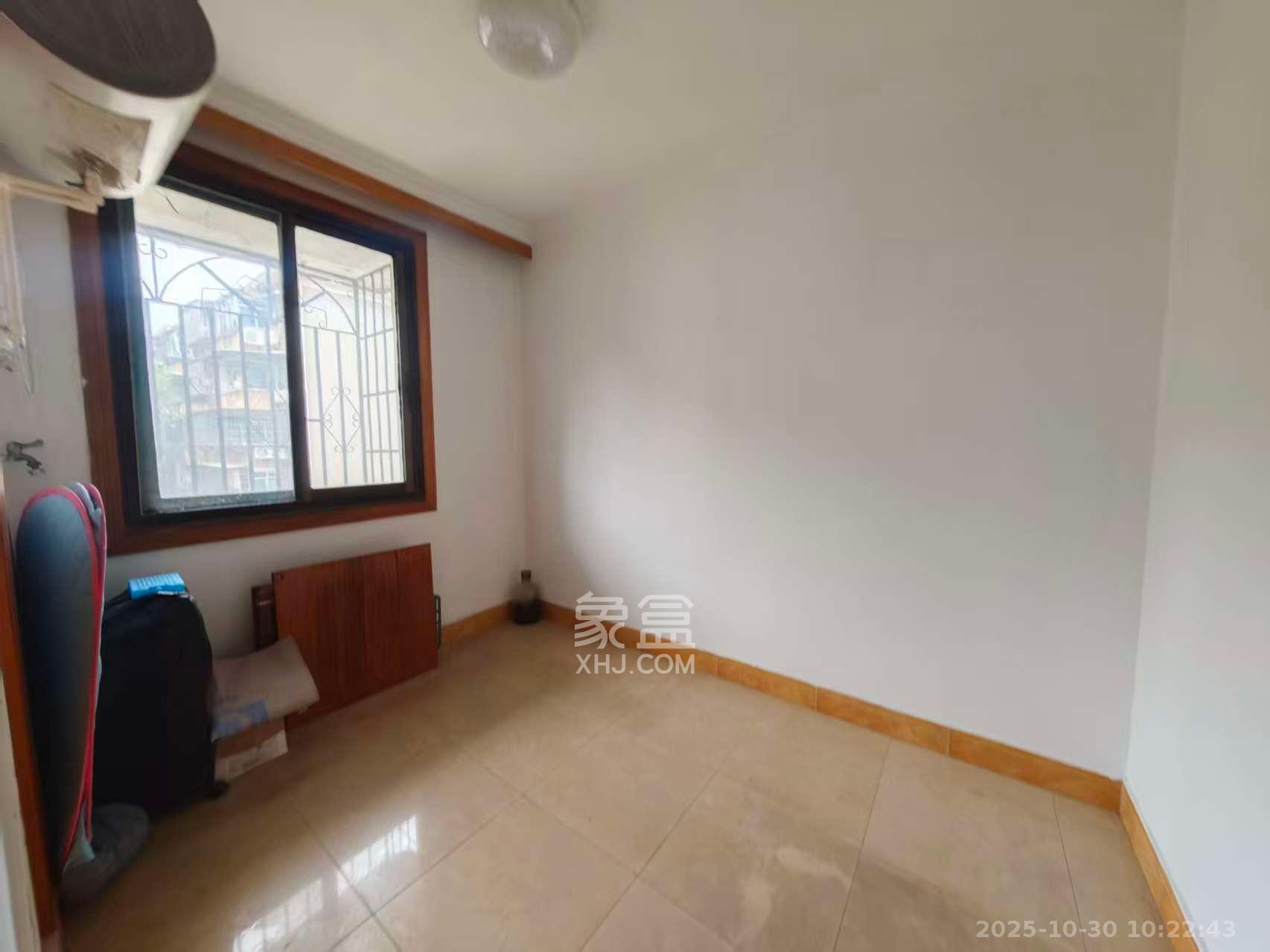 五凌宿舍  6室2厅2卫    79.8万