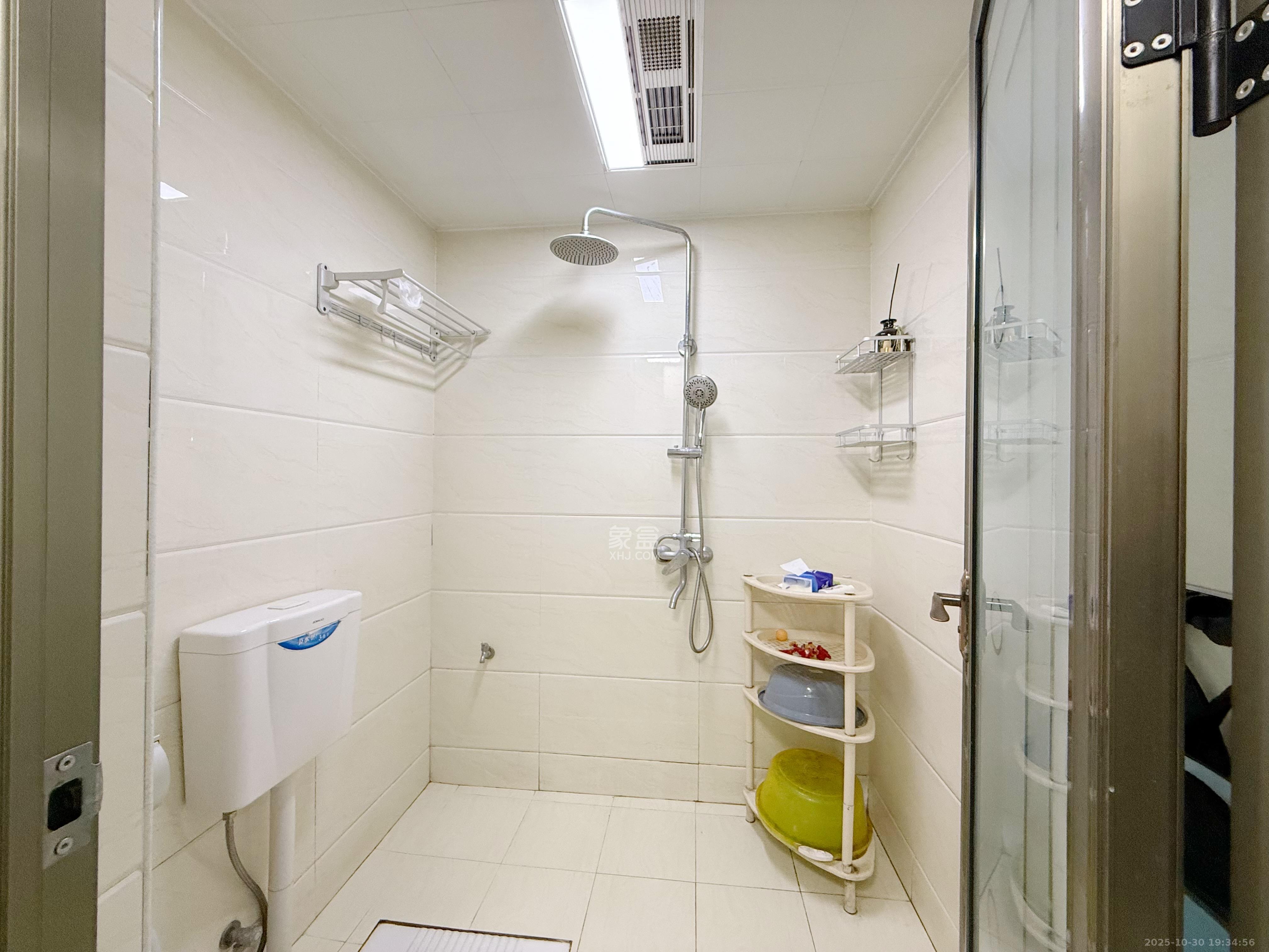 蓝山郡  2室1厅1卫    1800.0元/月室内图