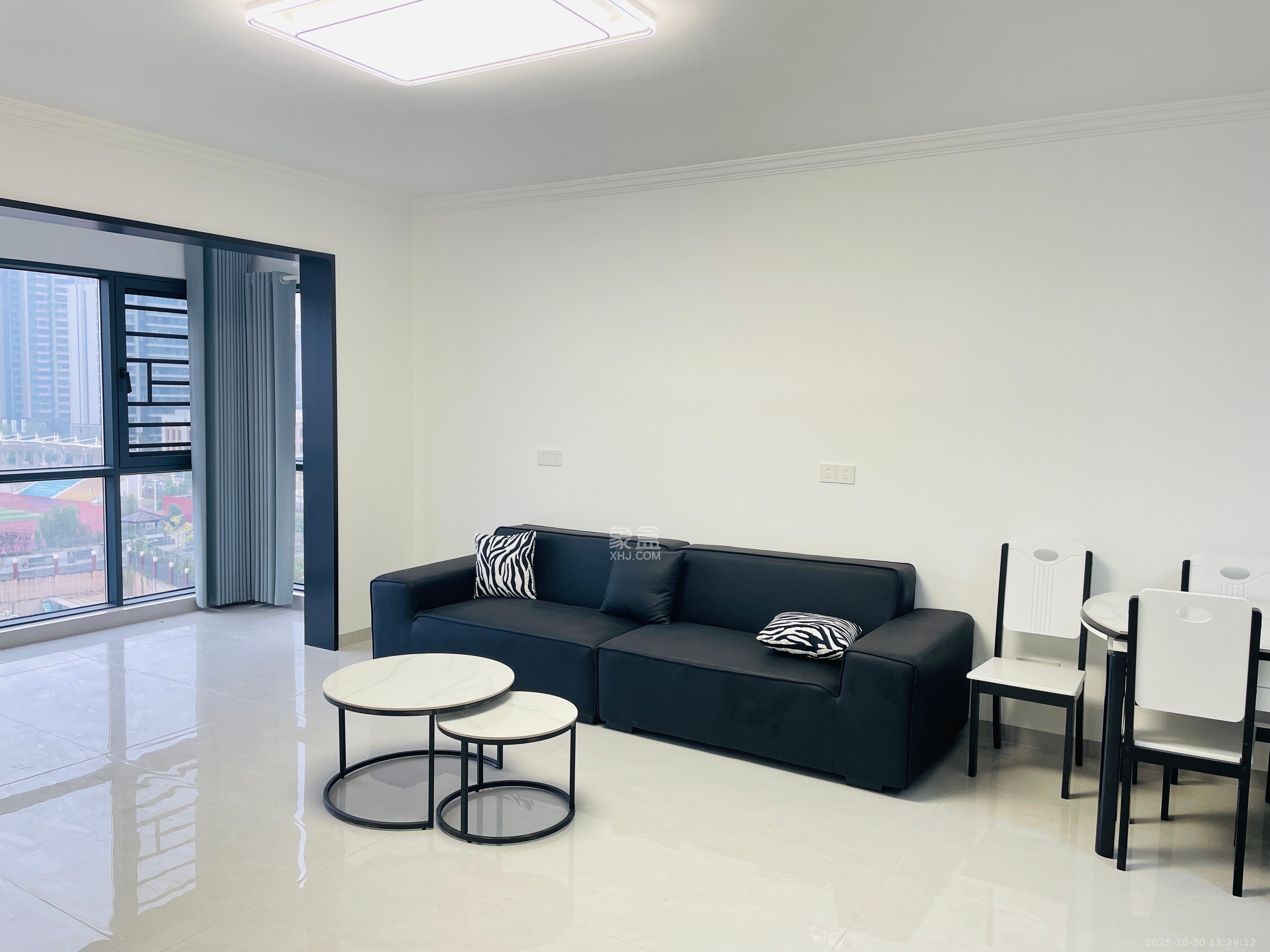 金石蓉园 4室2厅2卫 3400.0元/月 金石蓉园 4室2厅2卫 3400.0元/月室内图