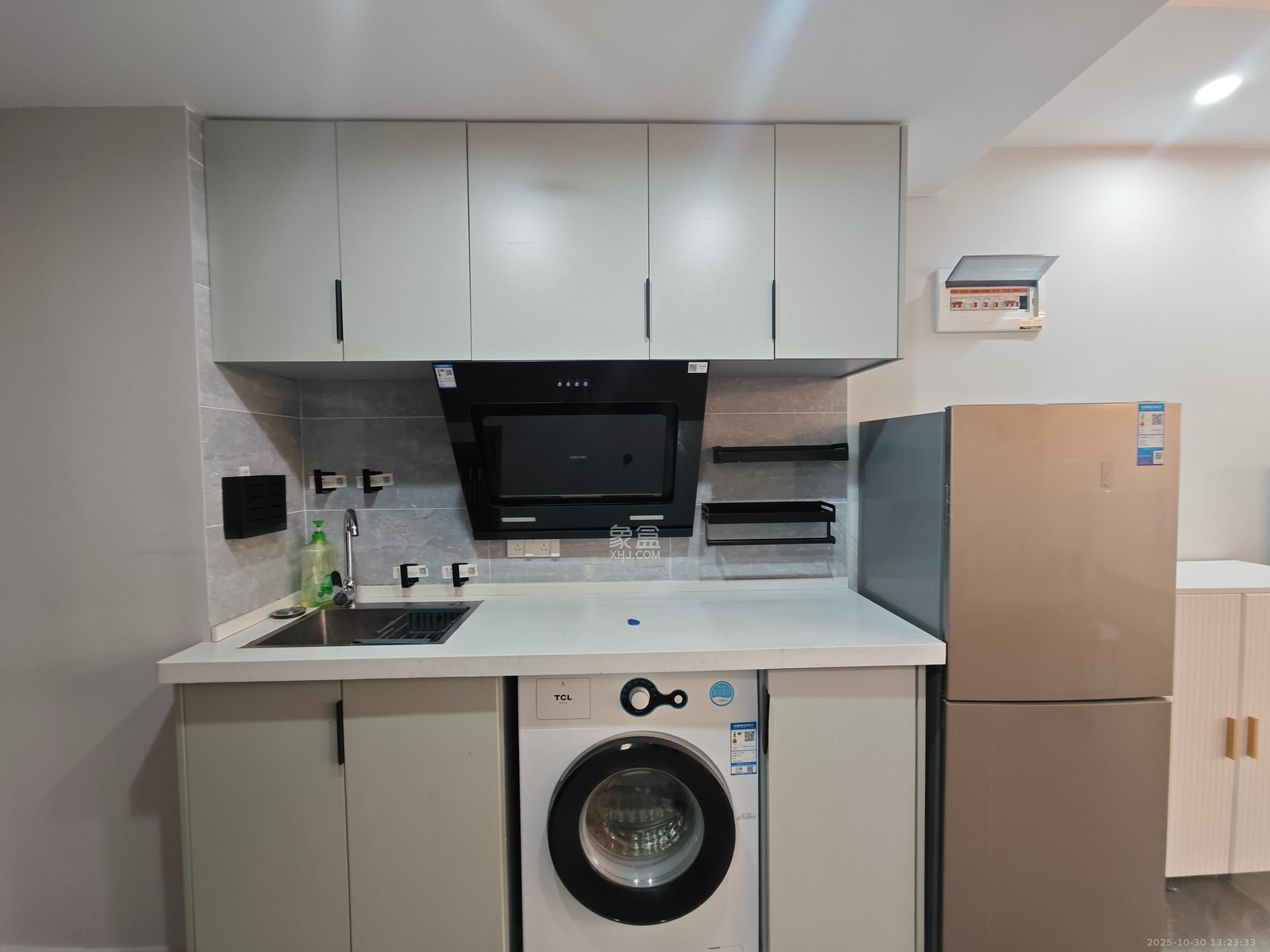 润和国际广场 1室0厅0卫 1650.0元/月 润和国际广场 1室0厅0卫 1650.0元/月室内图