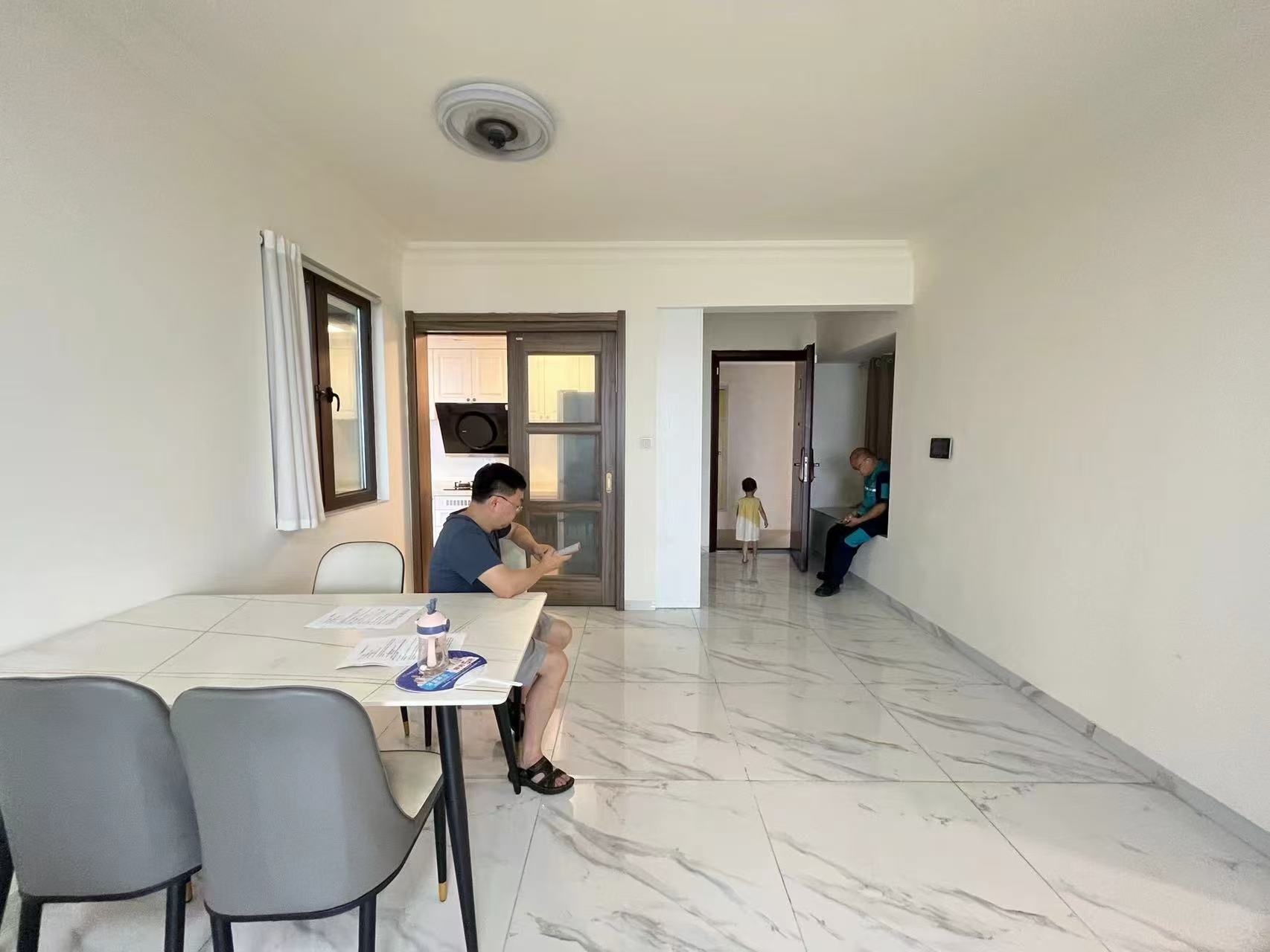 华耀碧桂园十里江湾誉峯 3室0厅0卫 2500.0元/月 华耀碧桂园十里江湾誉峯 3室0厅0卫 2500.0元/月室内图