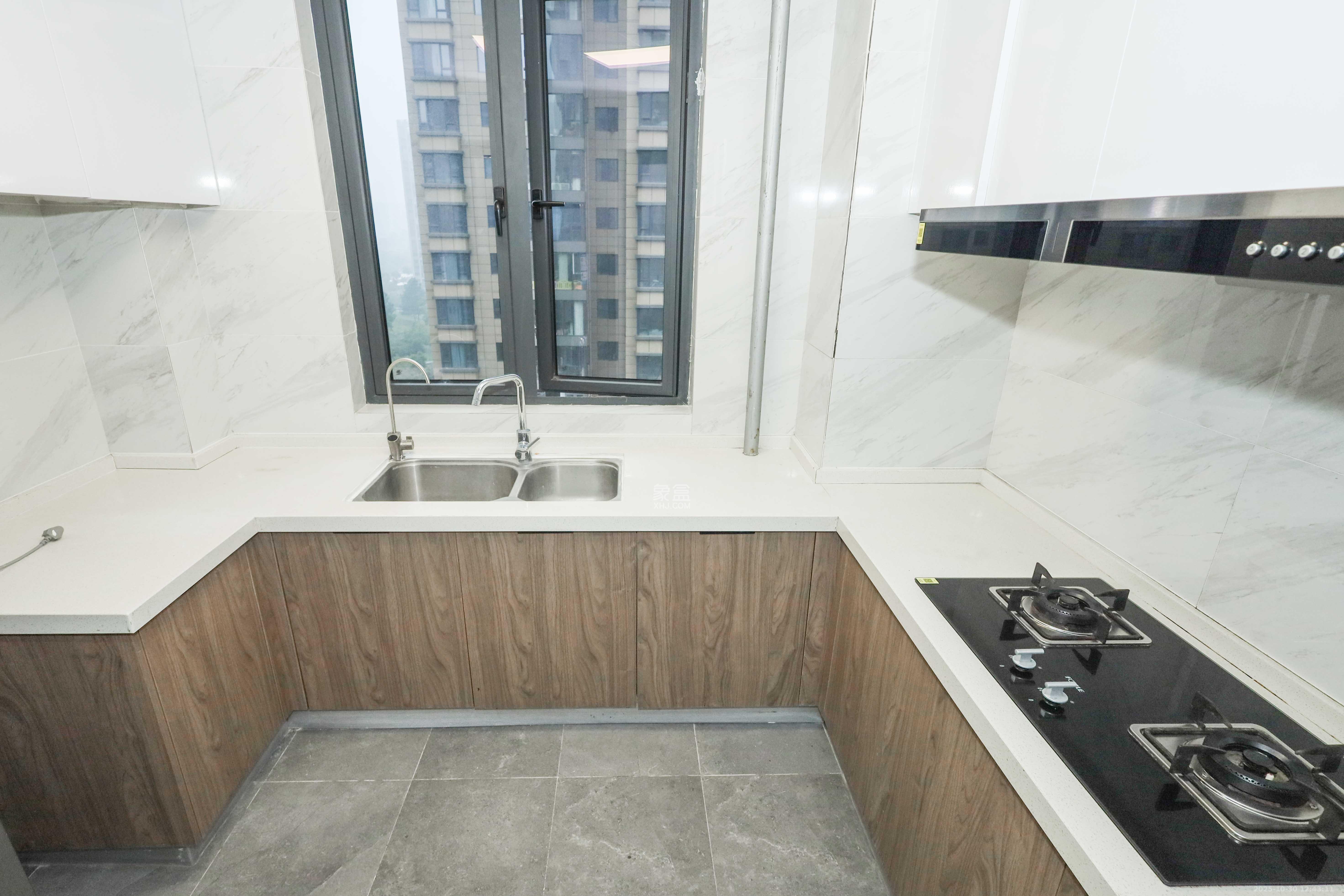 梦想新天地  4室2厅2卫    160.0万厨房