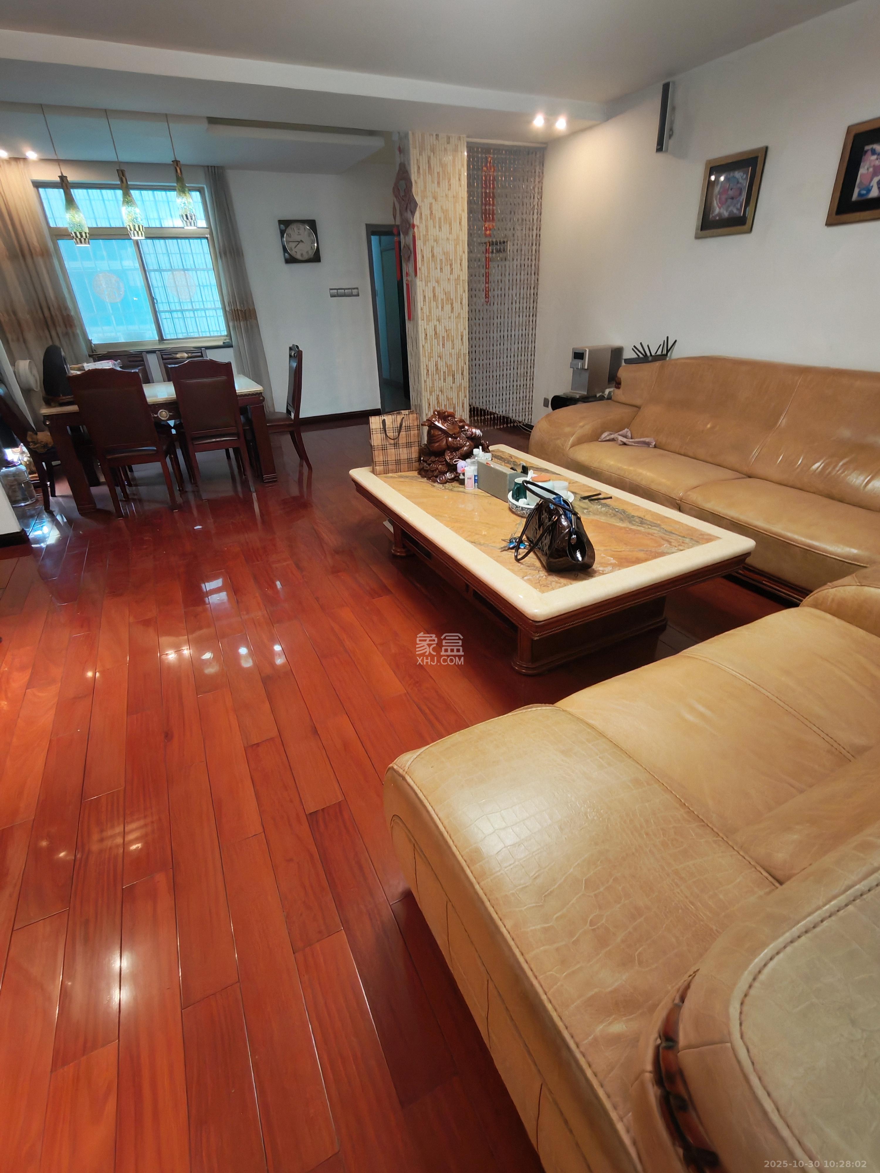 远东公寓  3室2厅1卫    3500.0元/月