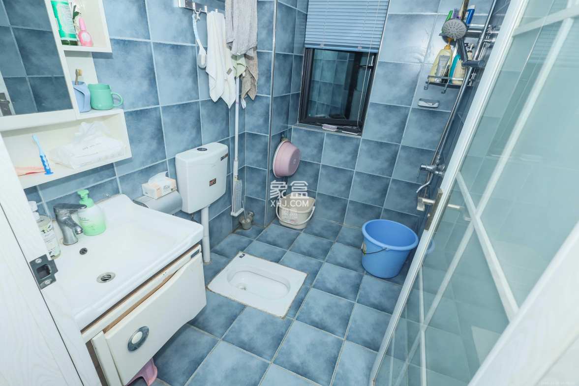 天元涉外景园C区 3室2厅2卫 89.0万 天元涉外景园C区 3室2厅2卫 89.0万卫生间
