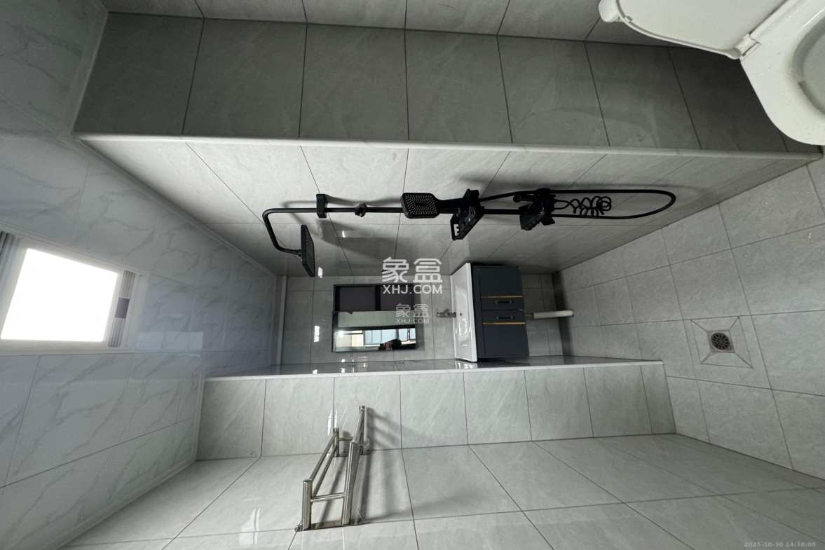 湘域中央 1室0厅0卫 2400.0元/月 湘域中央 1室0厅0卫 2400.0元/月室内图