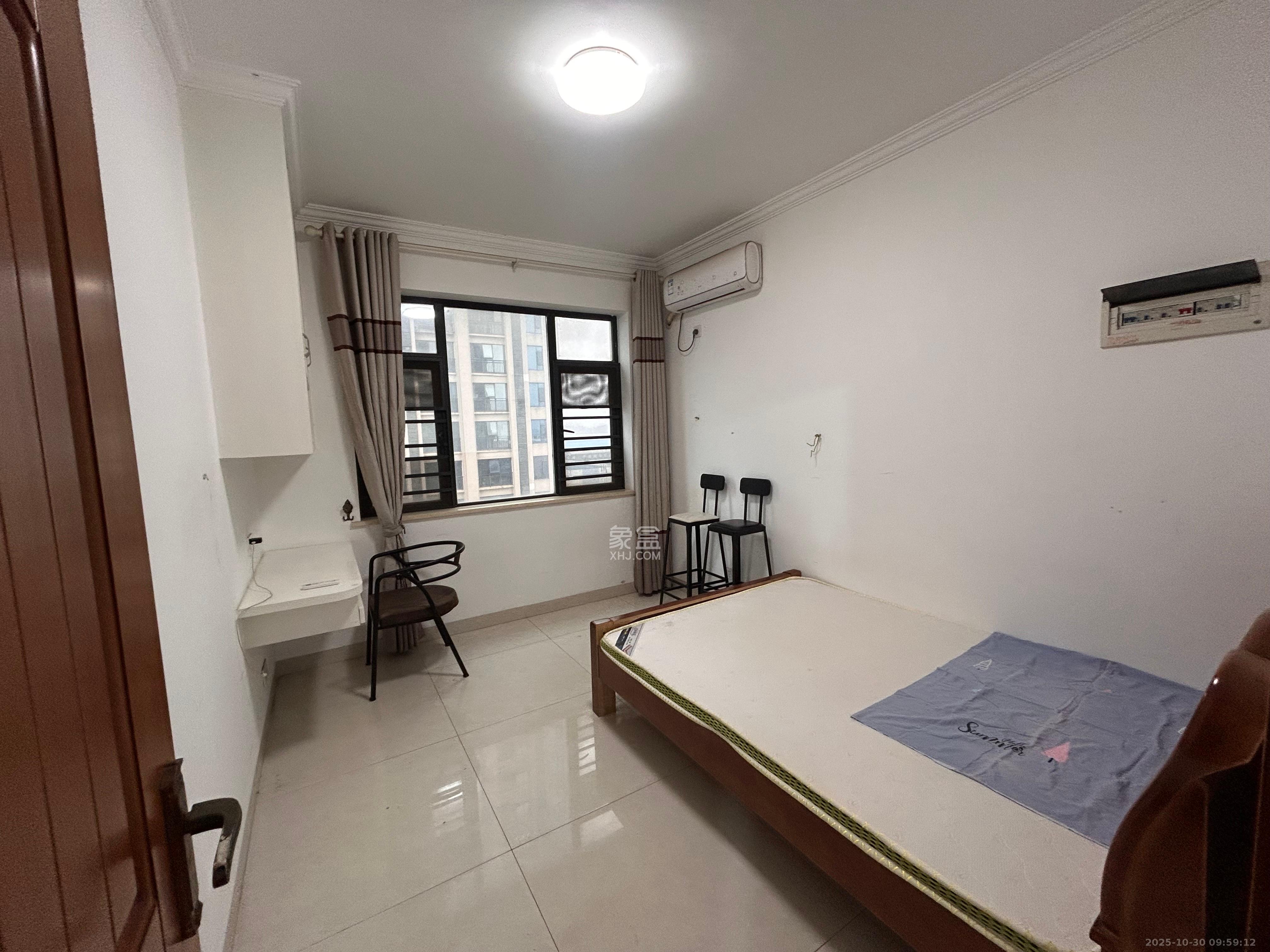 天元涉外景园B区  3室2厅2卫    2700.0元/月室内图