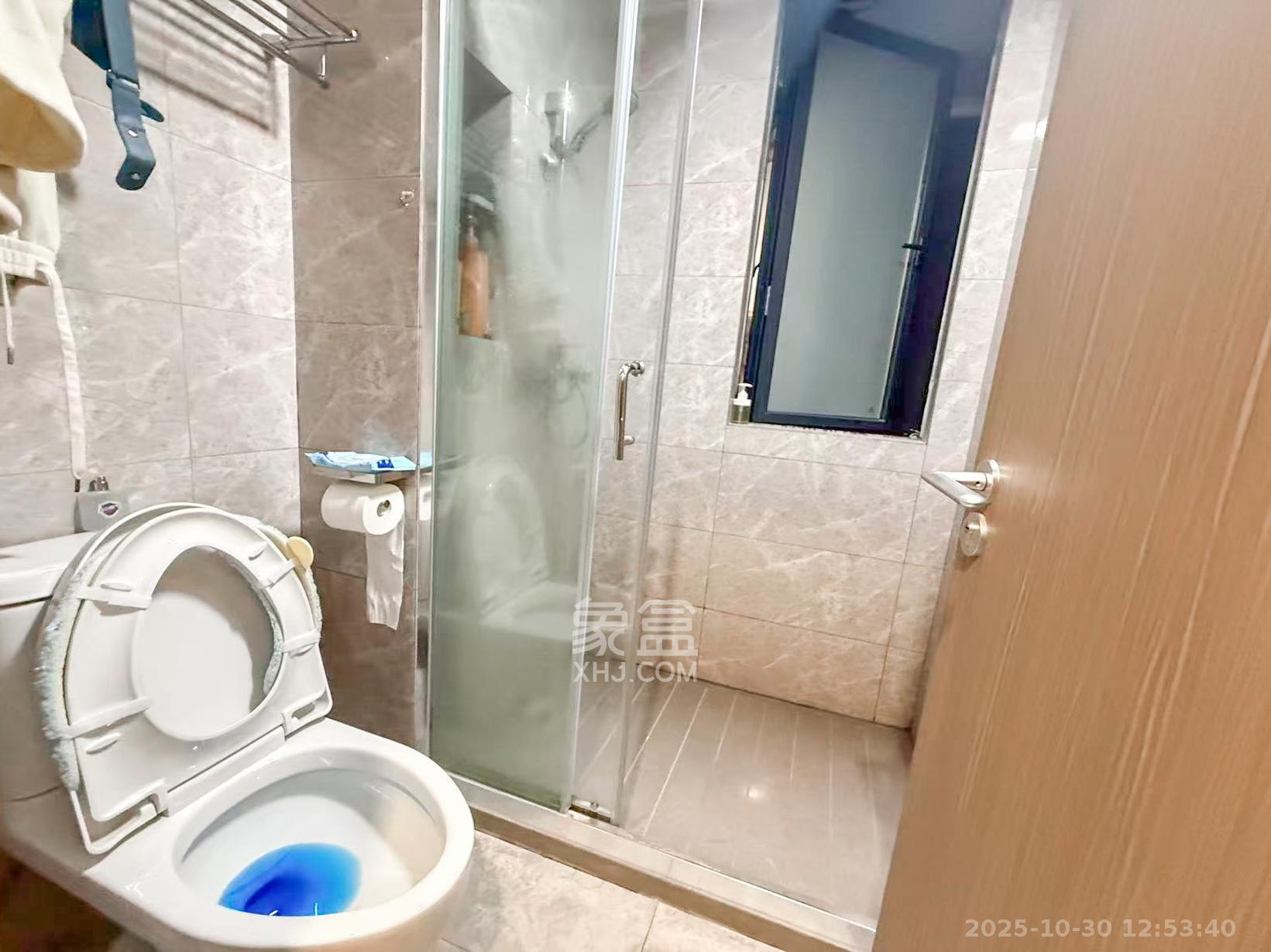 旭辉铂宸府  3室2厅2卫    115.0万卫生间