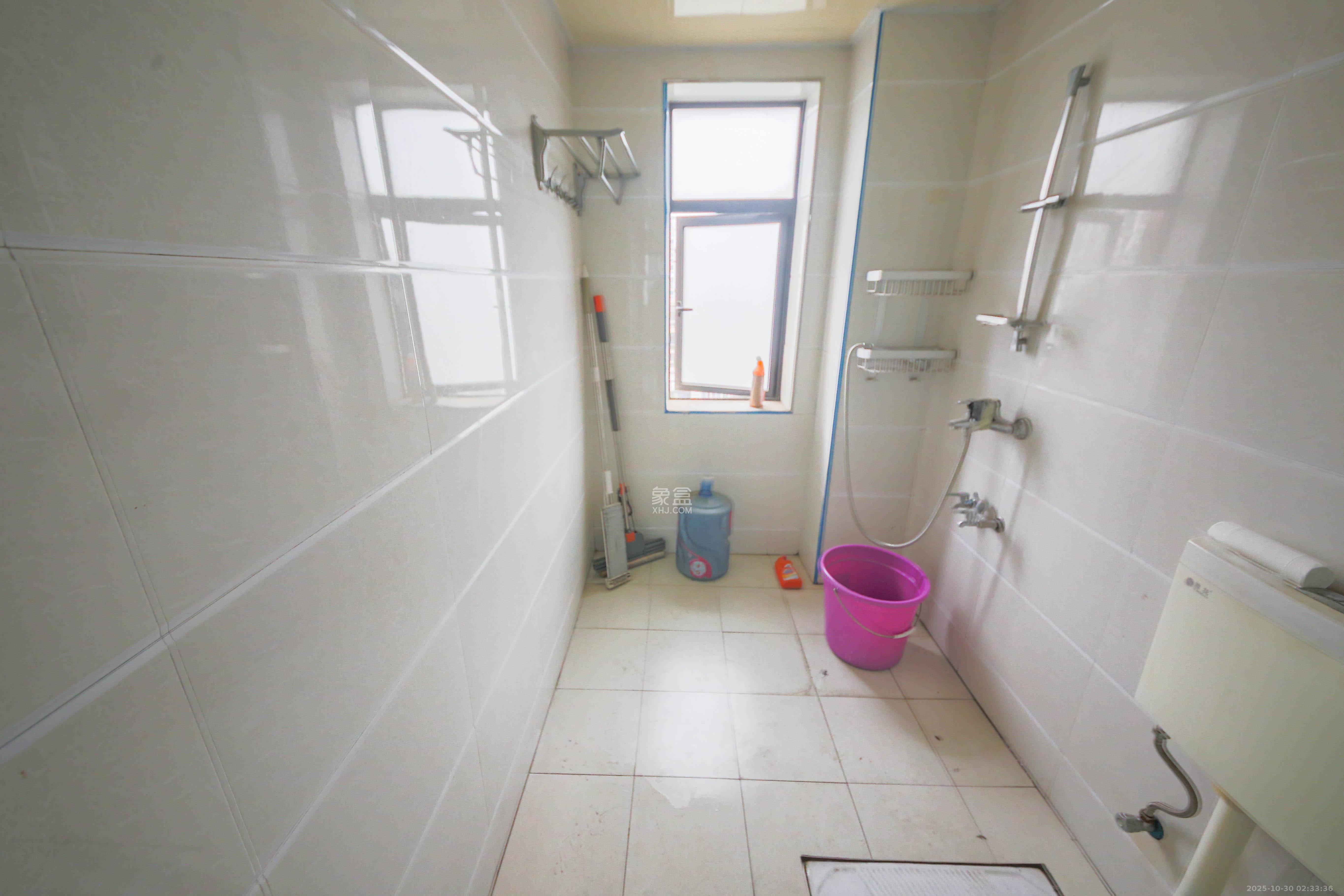 上峰苑(兰亭玥岛) 3室2厅1卫 92.0万 上峰苑(兰亭玥岛) 3室2厅1卫 92.0万卫生间