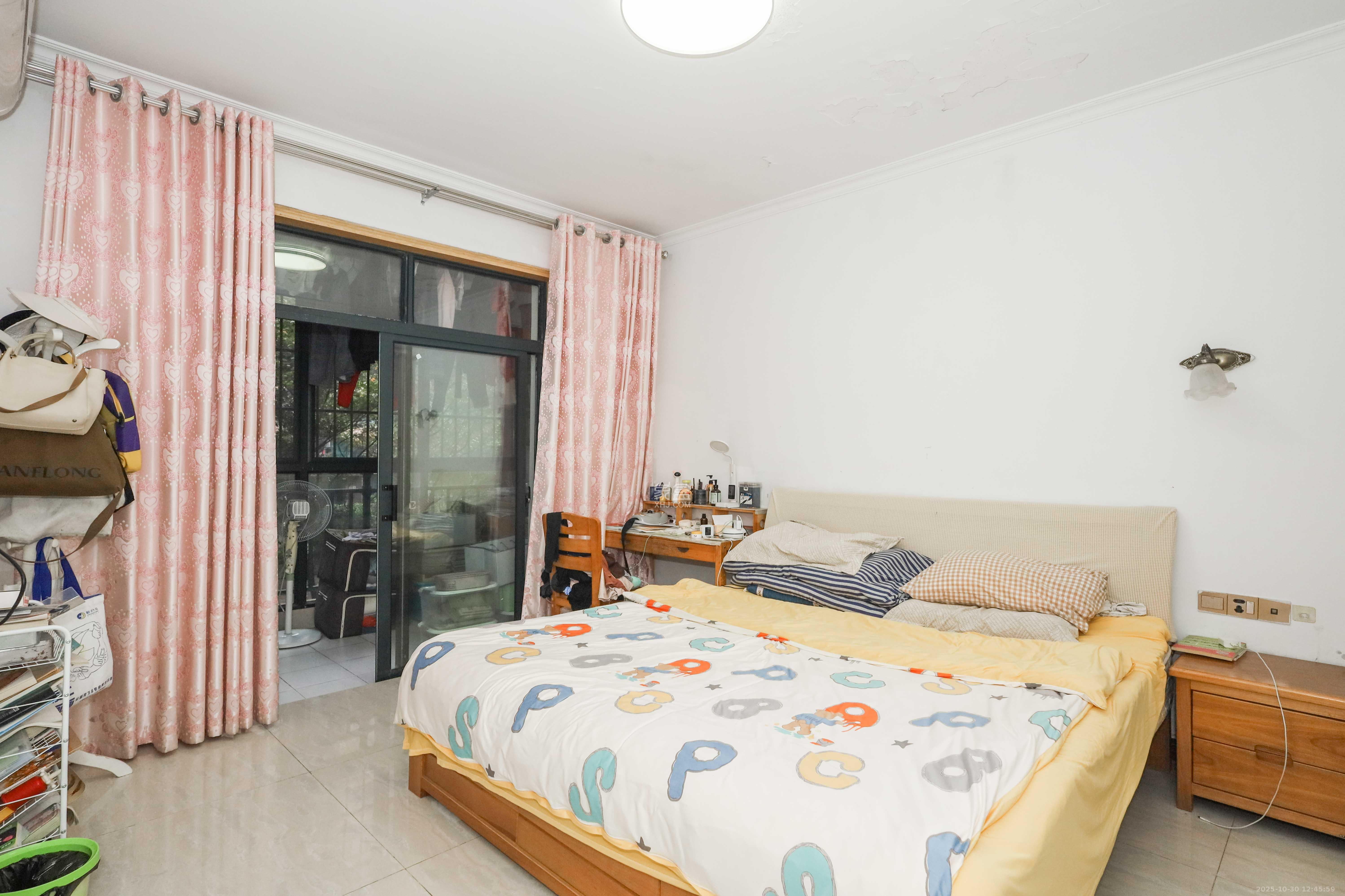 麓谷公馆(涉外国际公馆)  3室2厅2卫    98.0万 麓谷公馆(涉外国际公馆)  3室2厅2卫    98.0万卧室