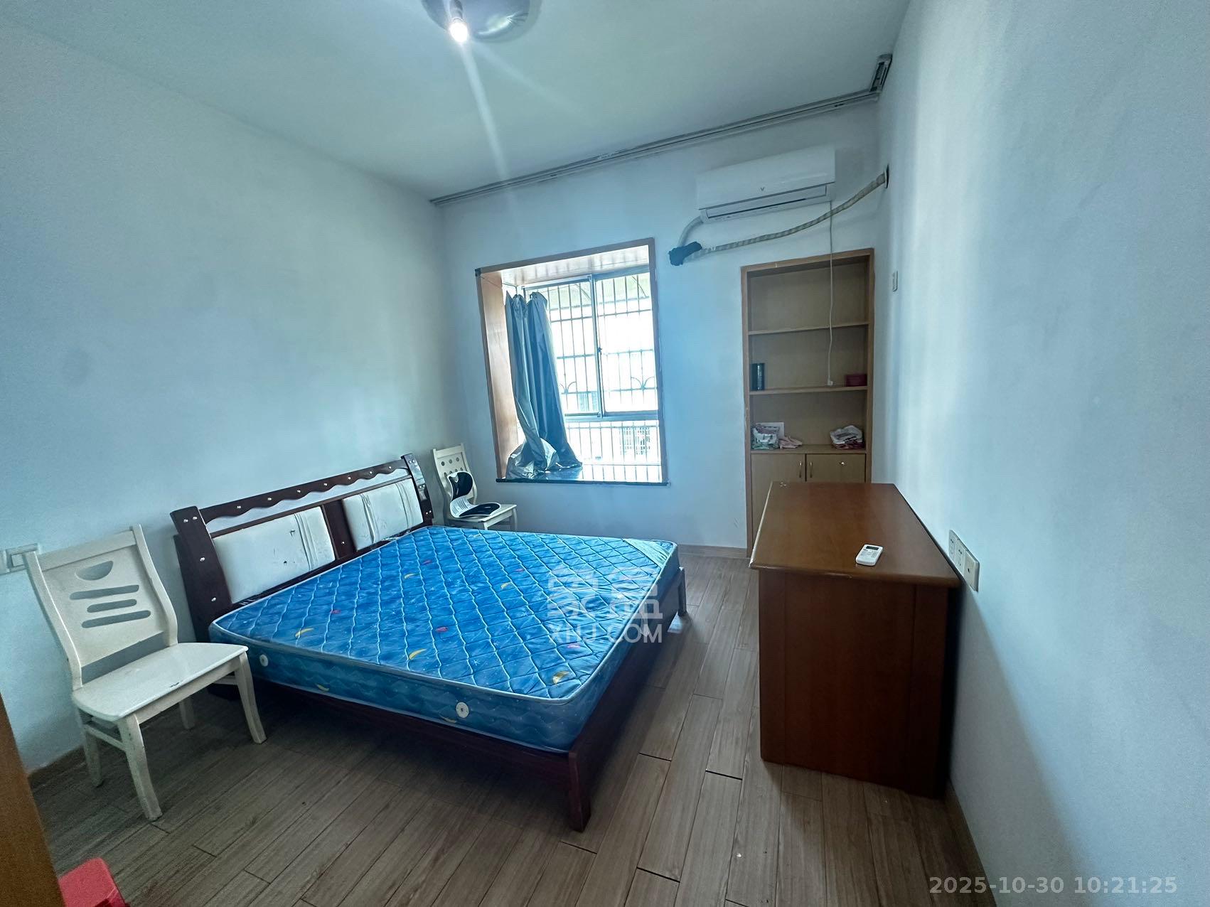 中南汽车世界 3室2厅1卫 1300.0元/月 中南汽车世界 3室2厅1卫 1300.0元/月室内图